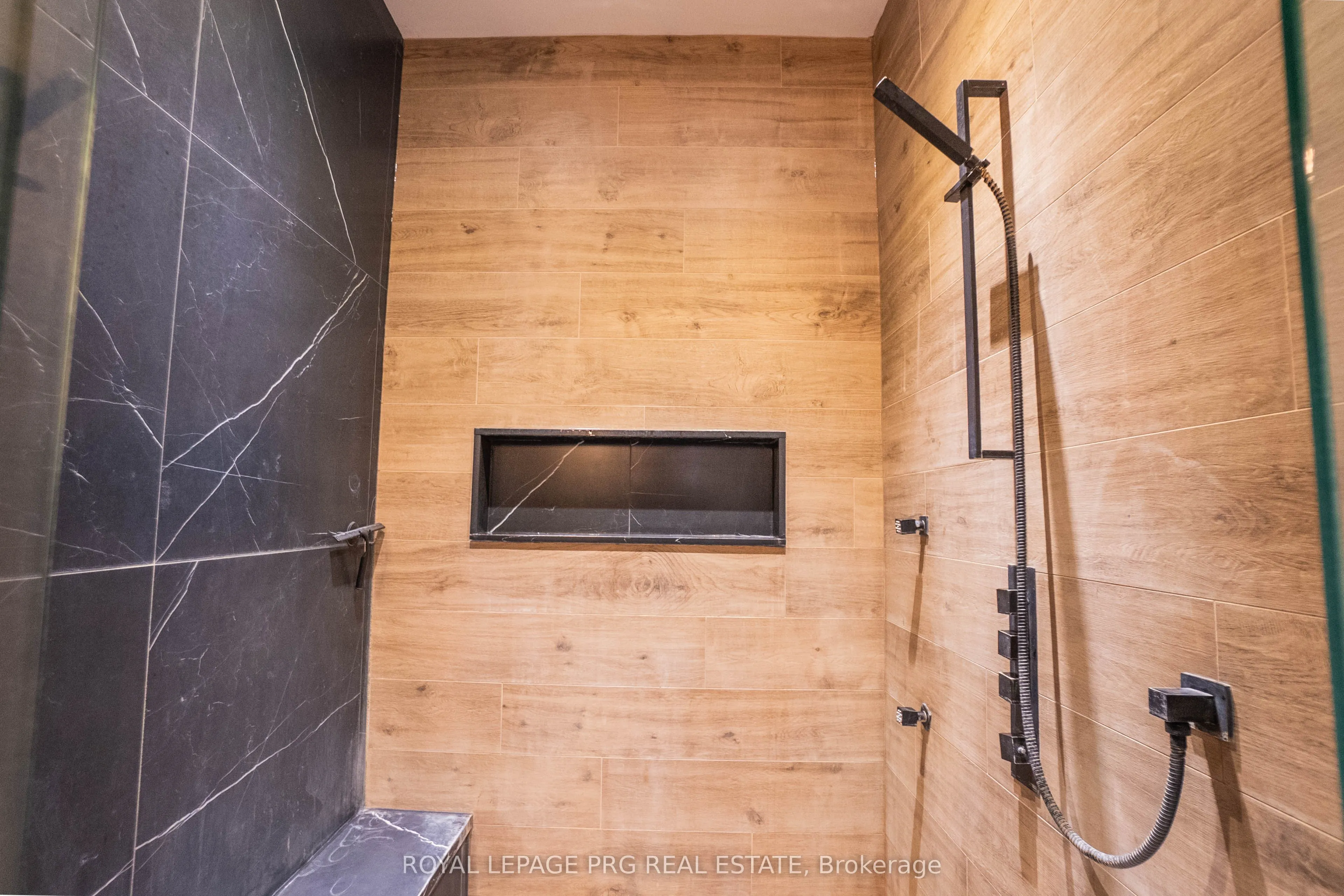 12 Hollywood Crescent