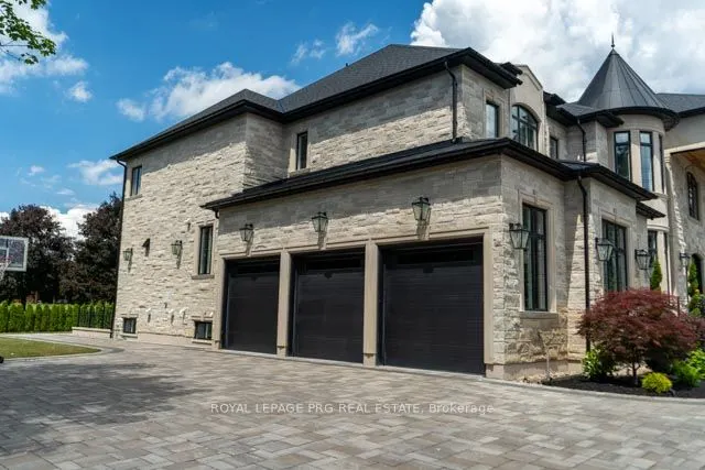 12 Hollywood Crescent