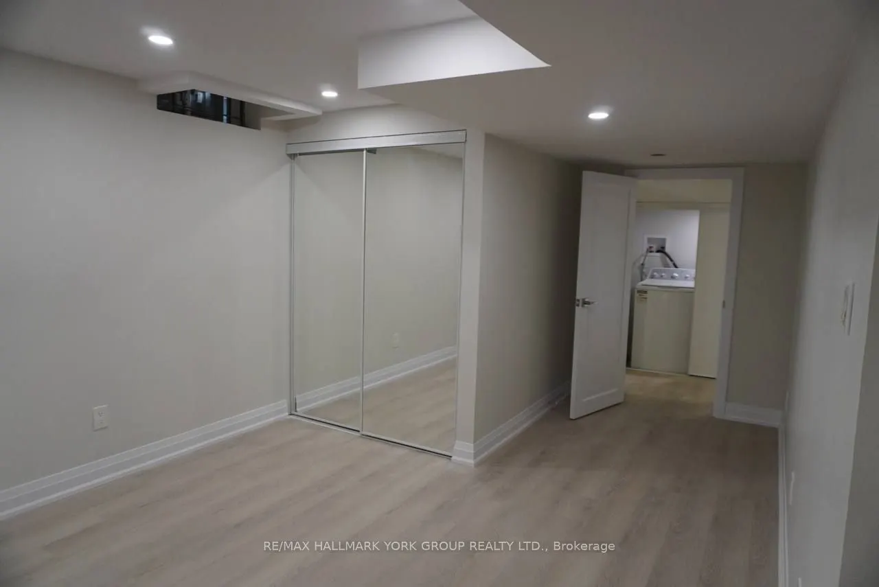 259 Glenway Circle S, #Basement