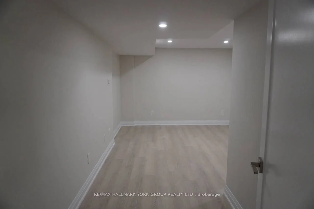 259 Glenway Circle S, #Basement