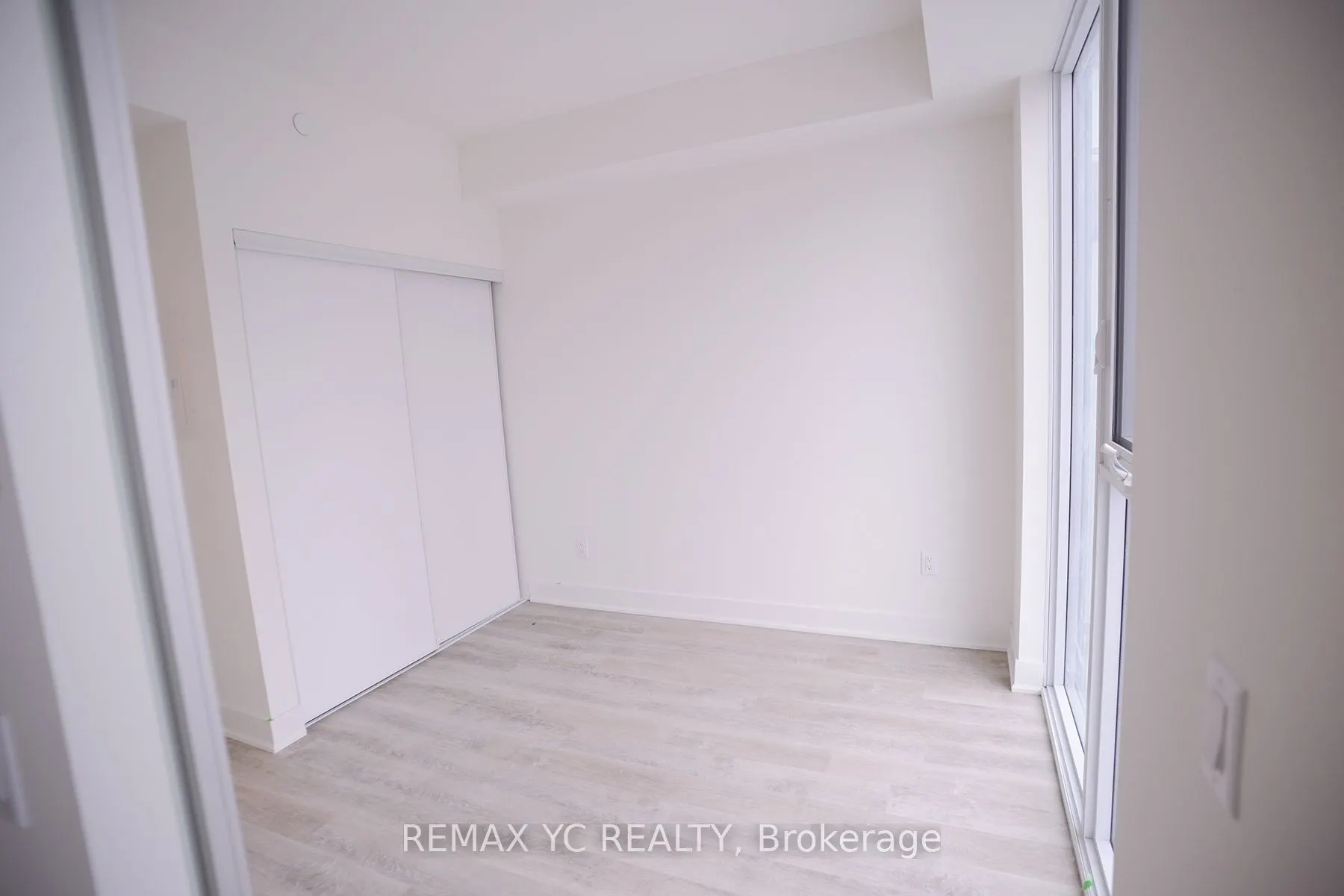 185 Deerfield Road, #501