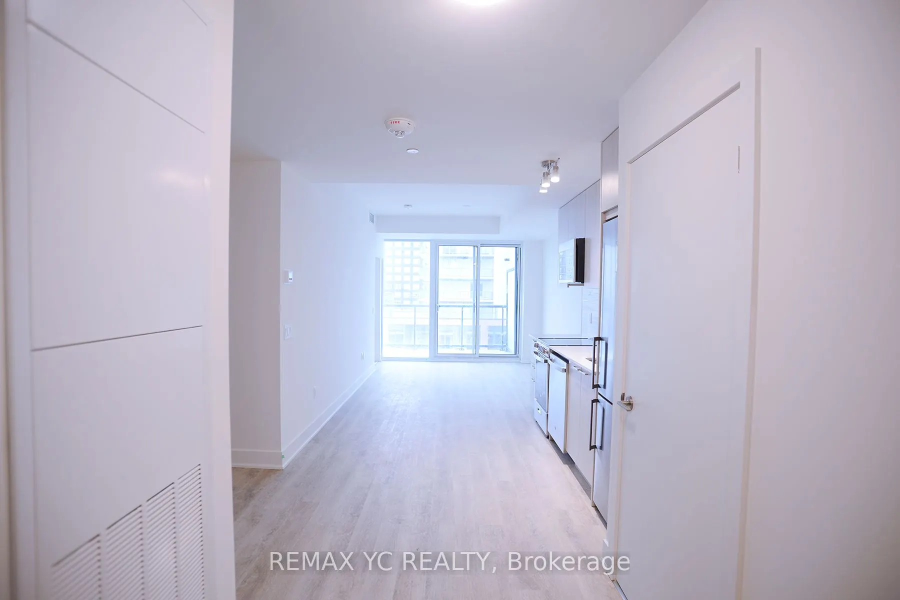 185 Deerfield Road, #501