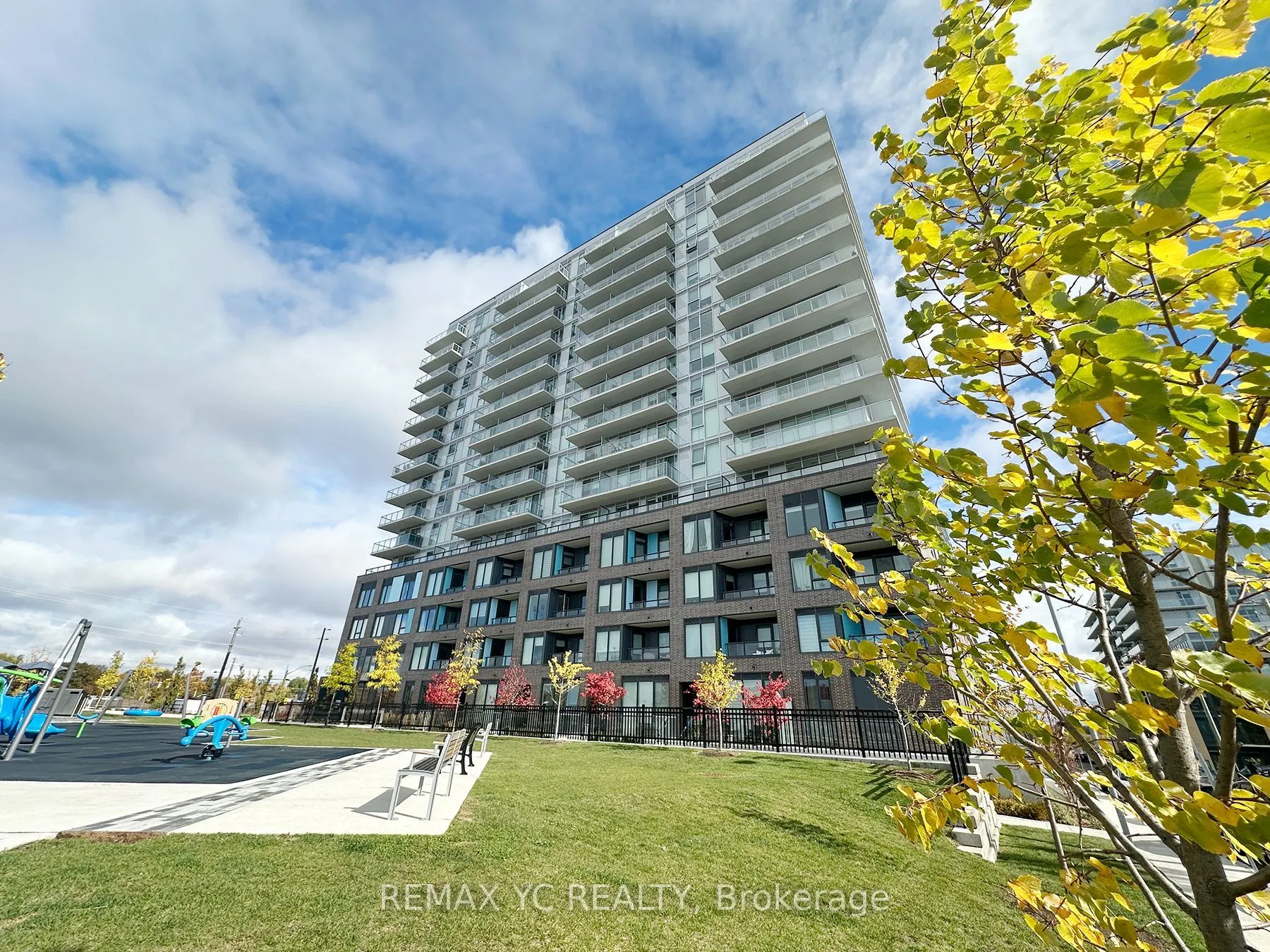 185 Deerfield Road, #501