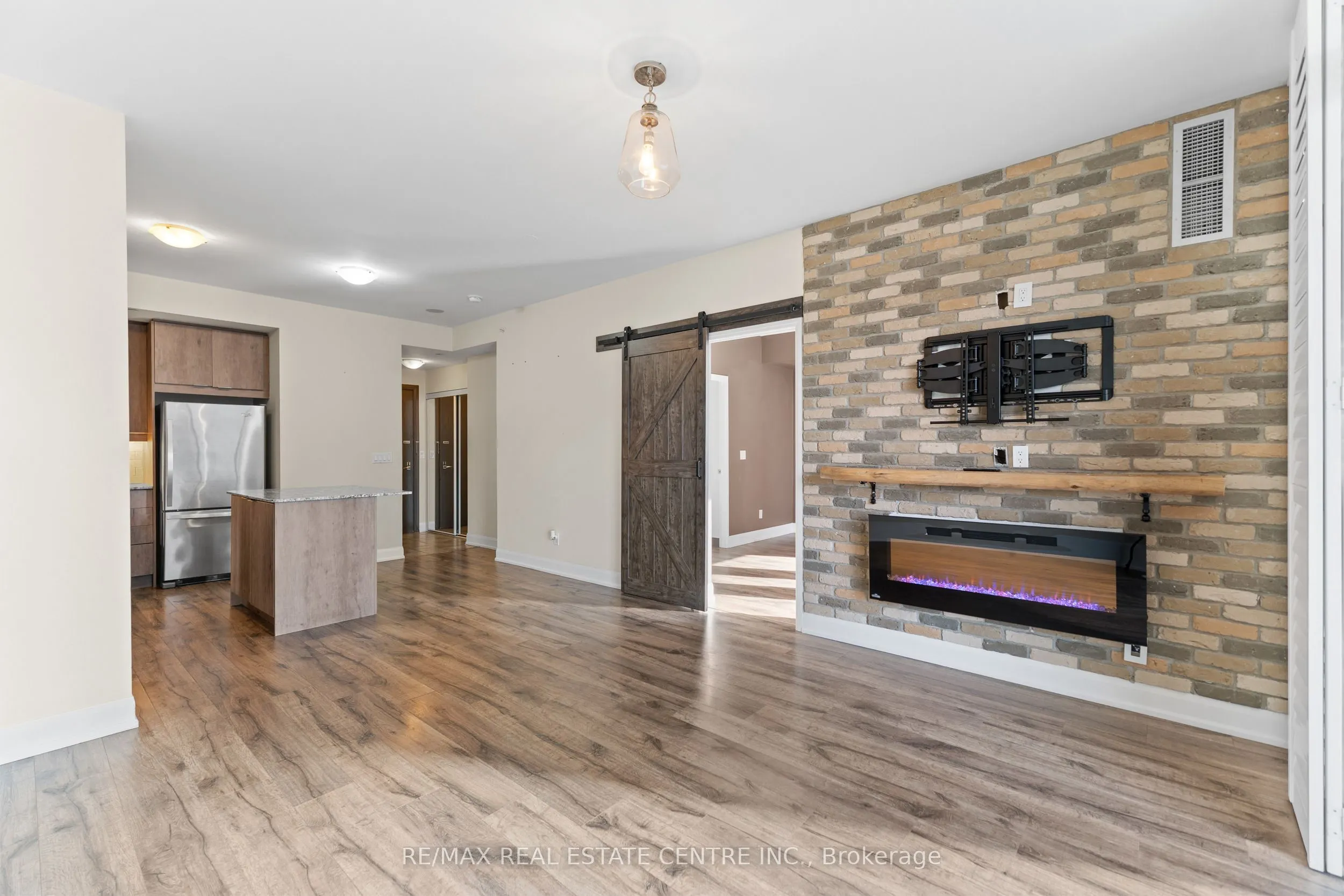 2910 Highway 7 Road W, #3004