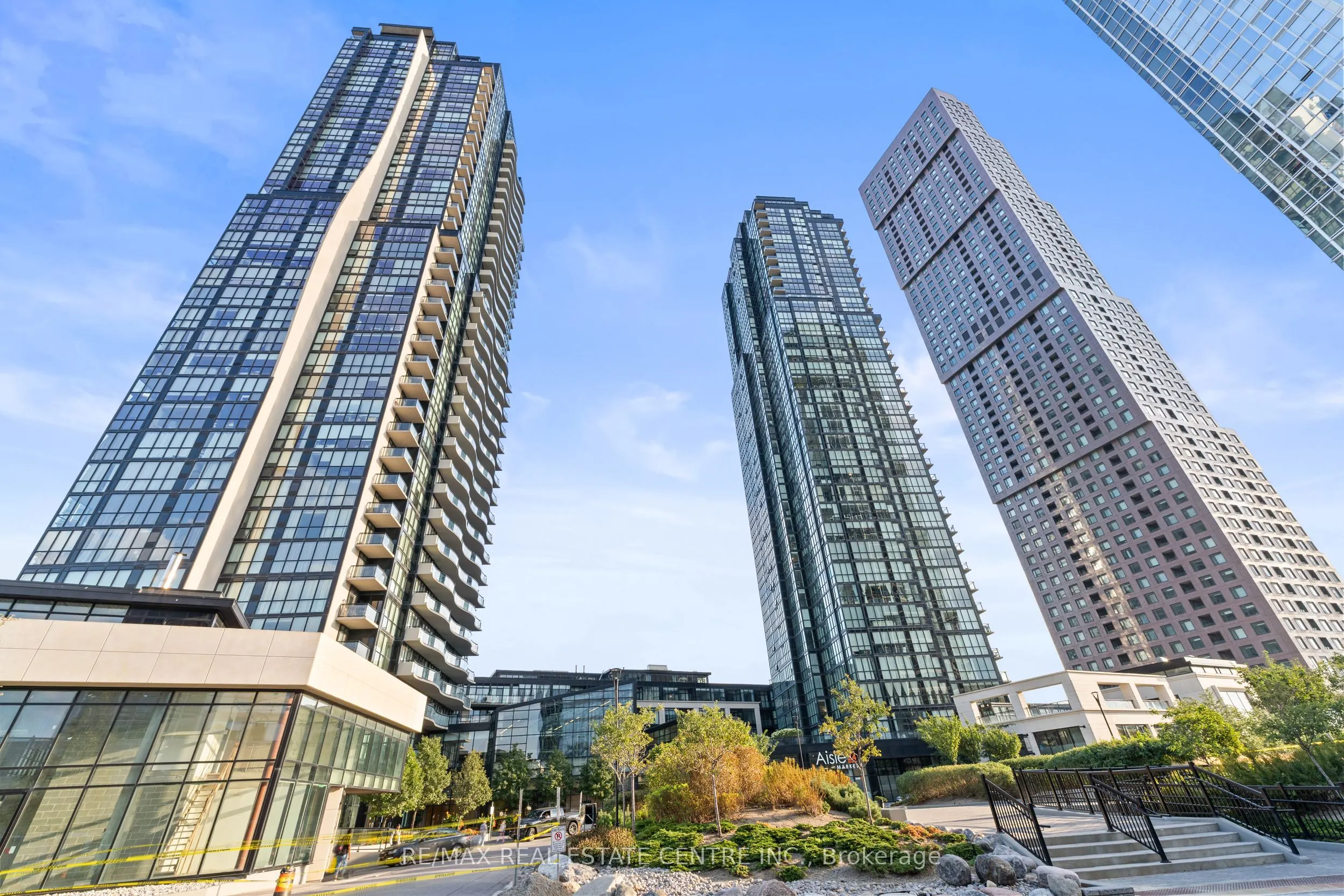 2910 Highway 7 Road W, #3004