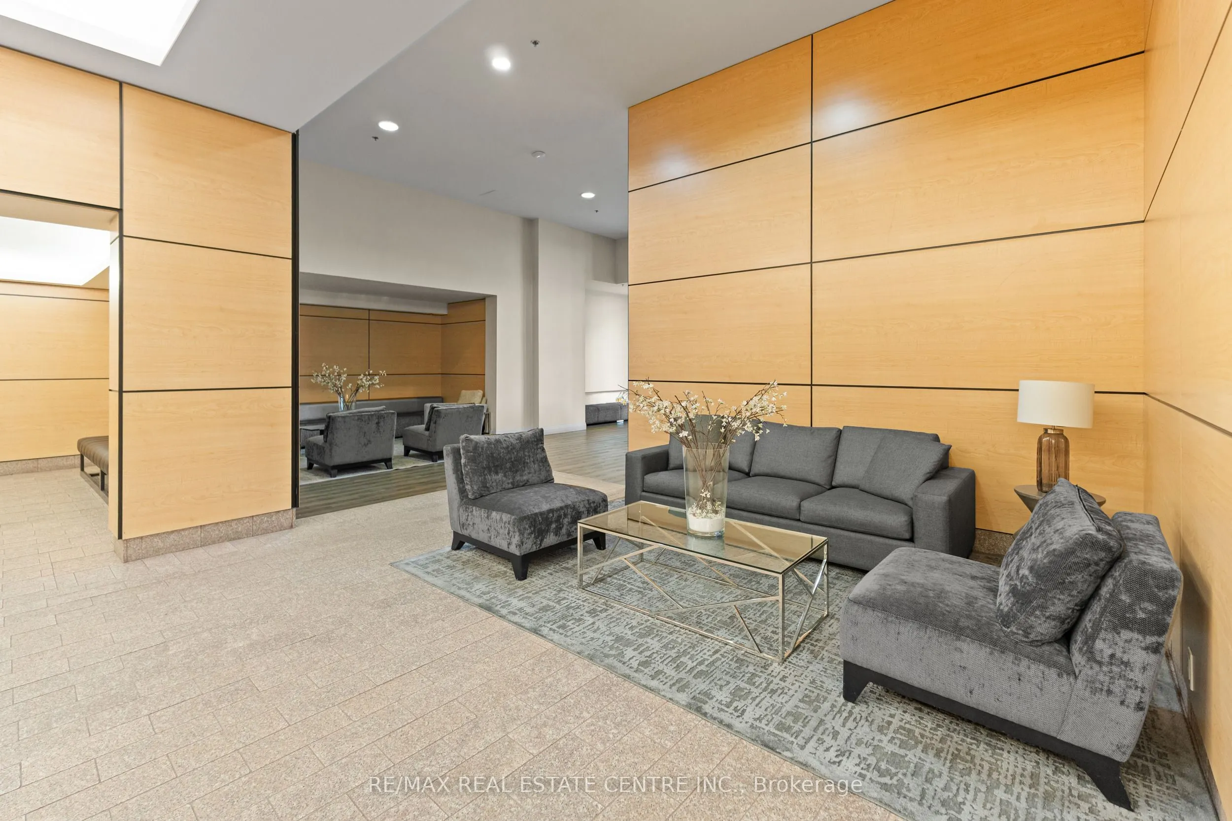 2910 Highway 7 Road W, #3004