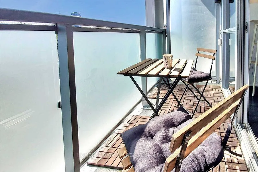 8763 Bayview Avenue N, #201