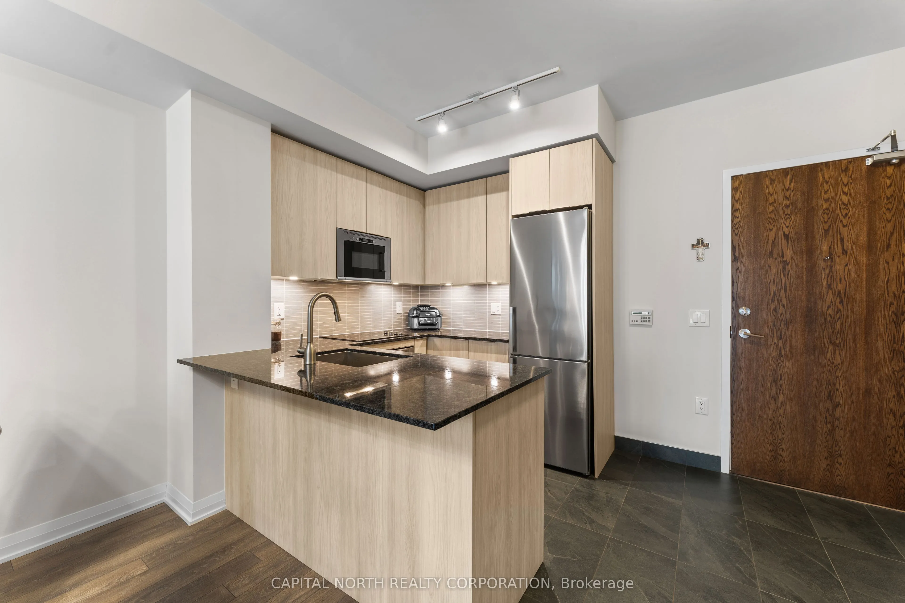 99 Eagle Rock Way N, #634