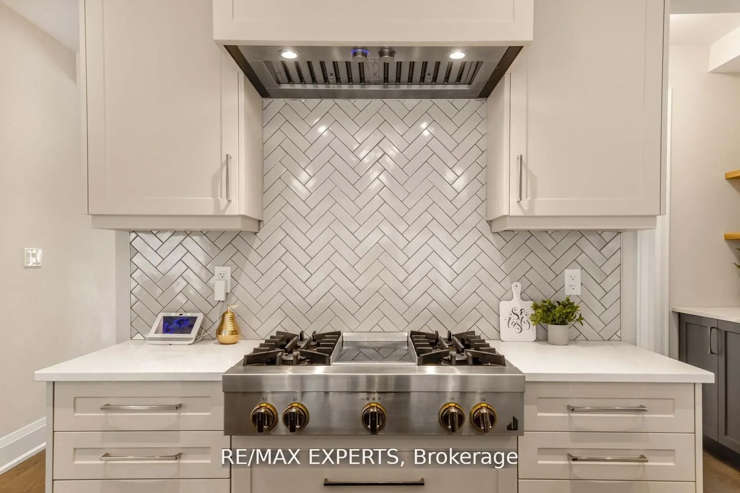 75 Bethpage Crescent