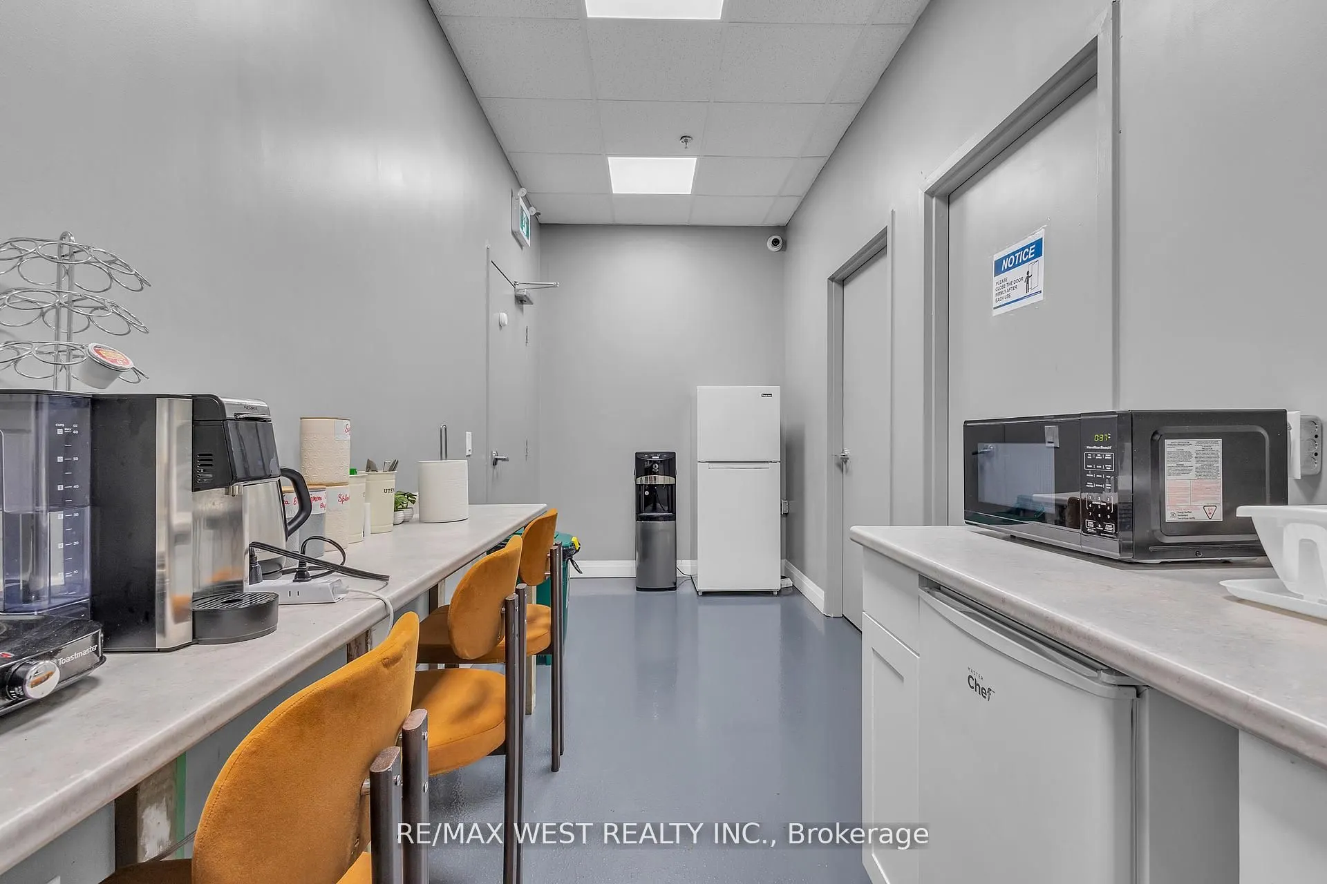 418 Hanlan Road, #17&18