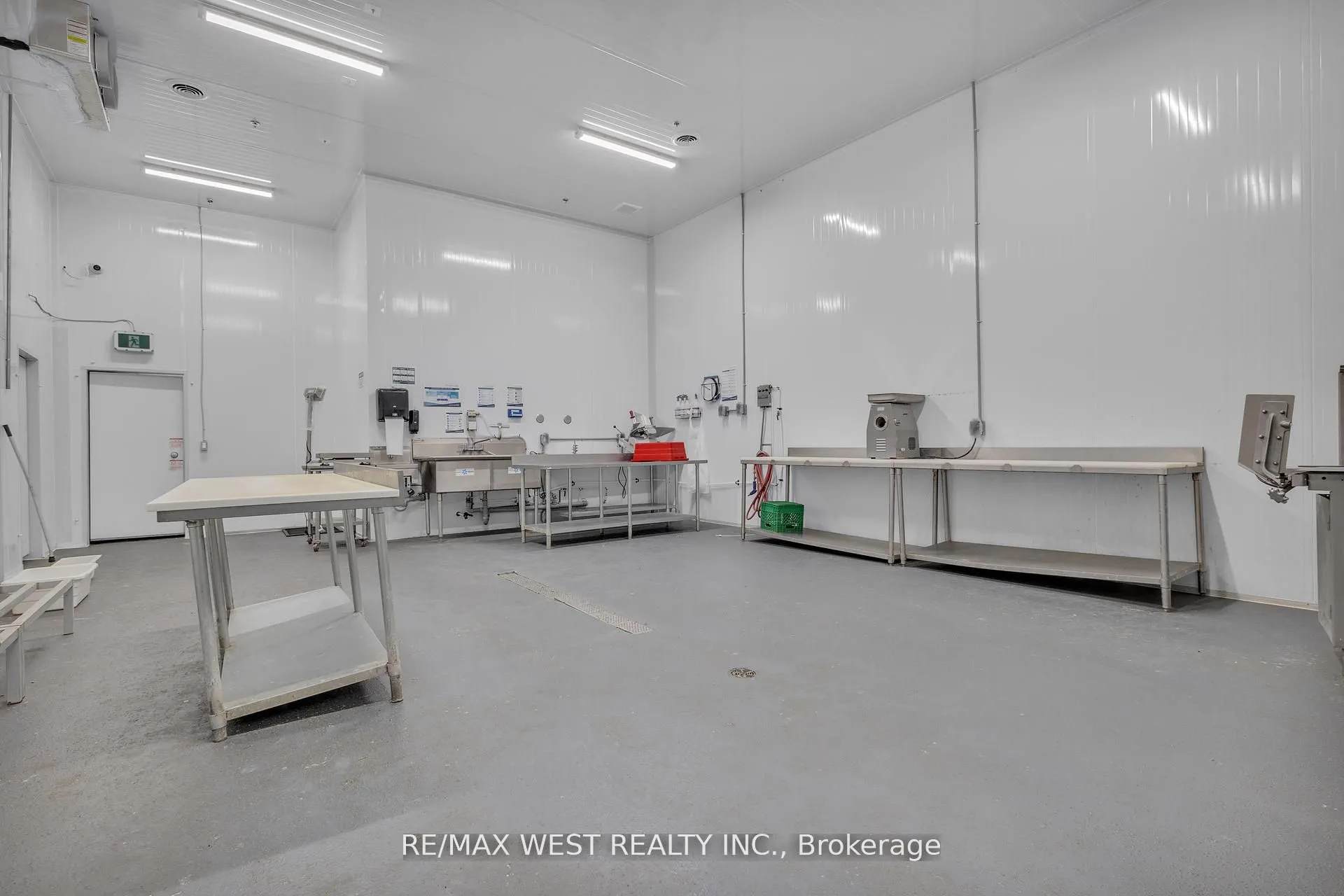 418 Hanlan Road, #17&18