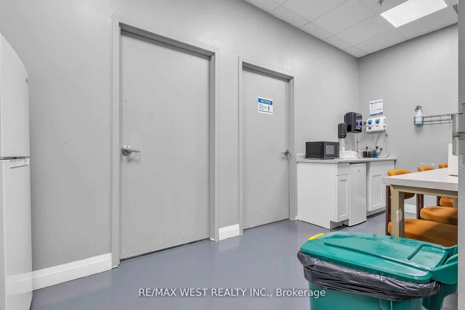 418 Hanlan Road, #17&18