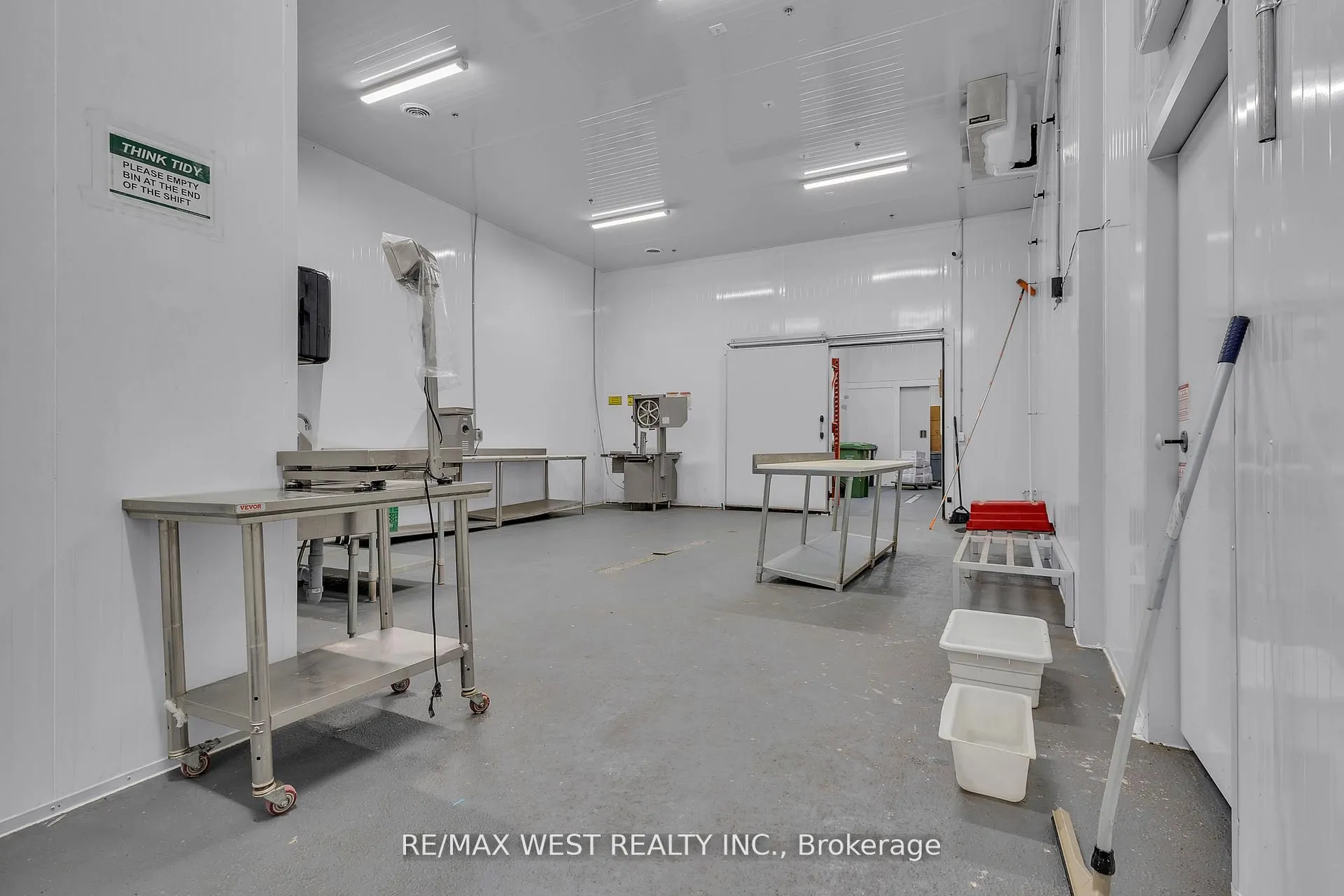 418 Hanlan Road, #17&18