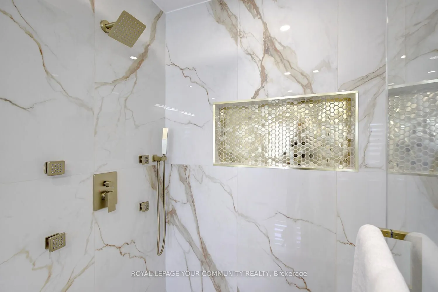 167 SIR SANFORD FLEMING Way