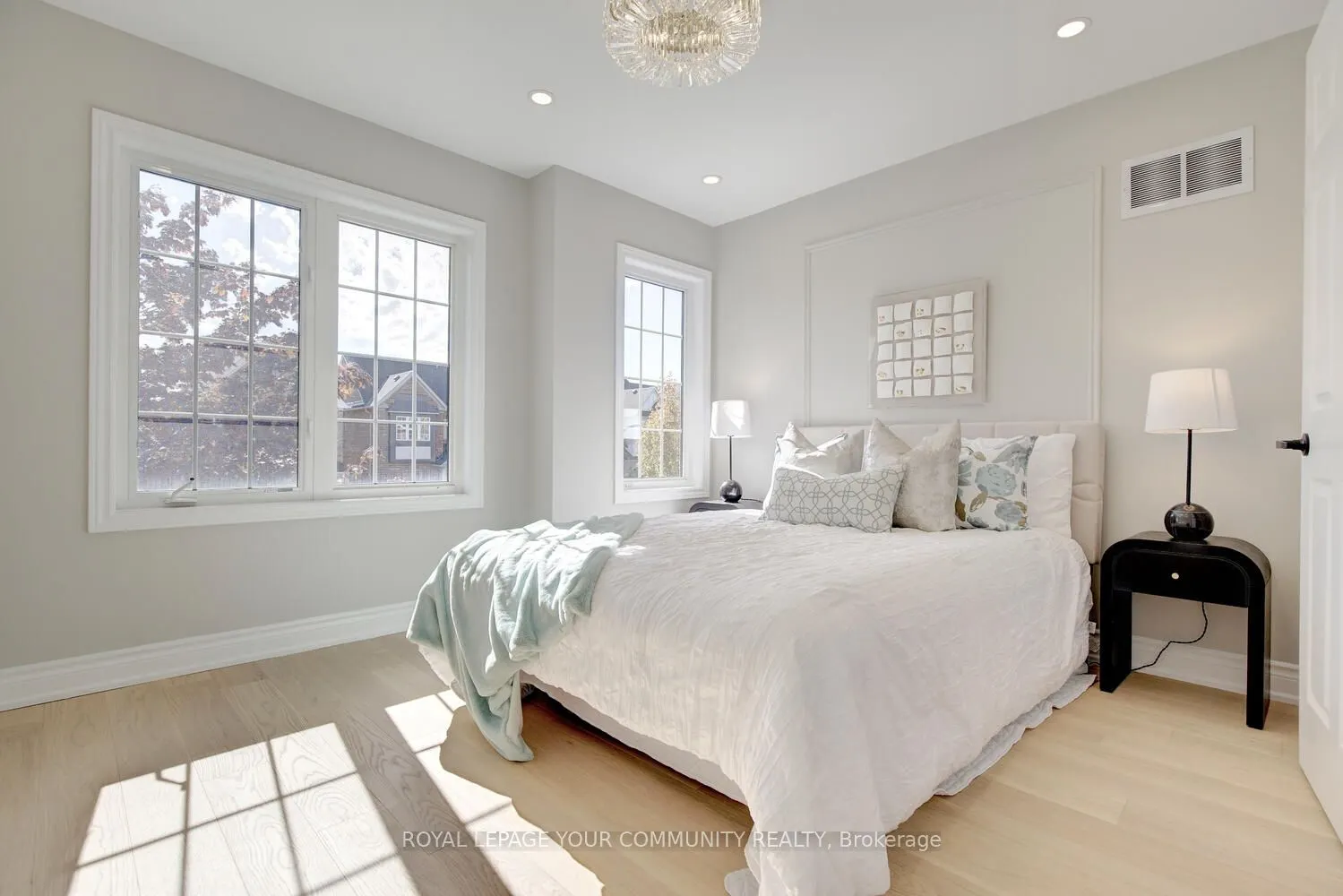 167 SIR SANFORD FLEMING Way