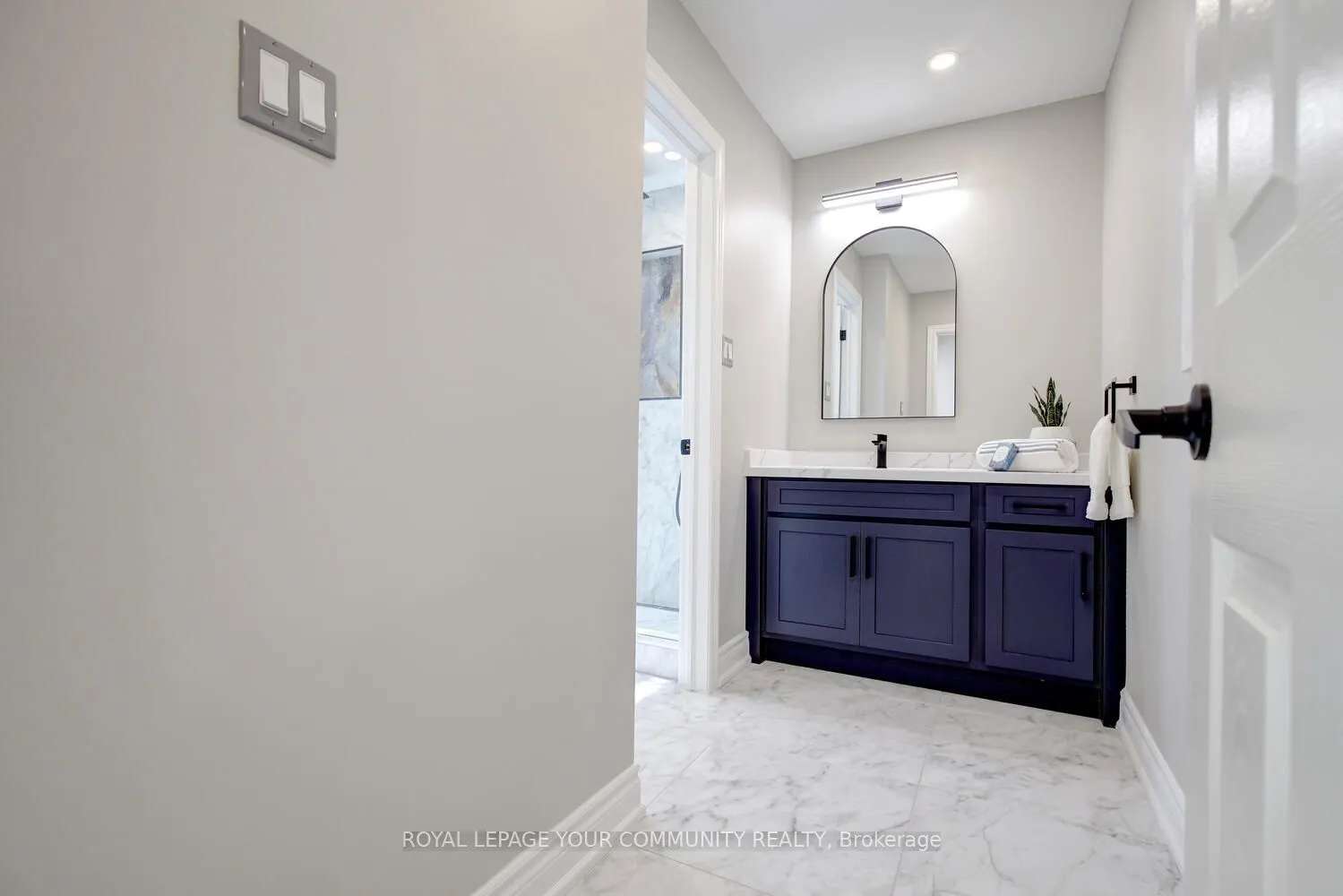 167 SIR SANFORD FLEMING Way