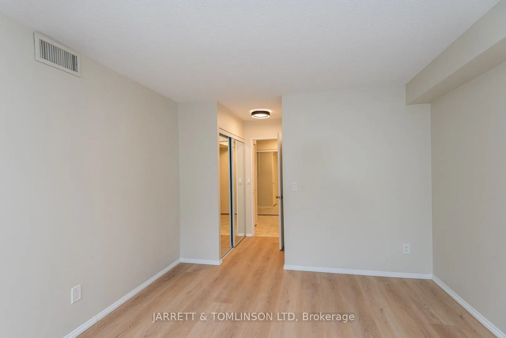 100 Observatory Lane E, #204