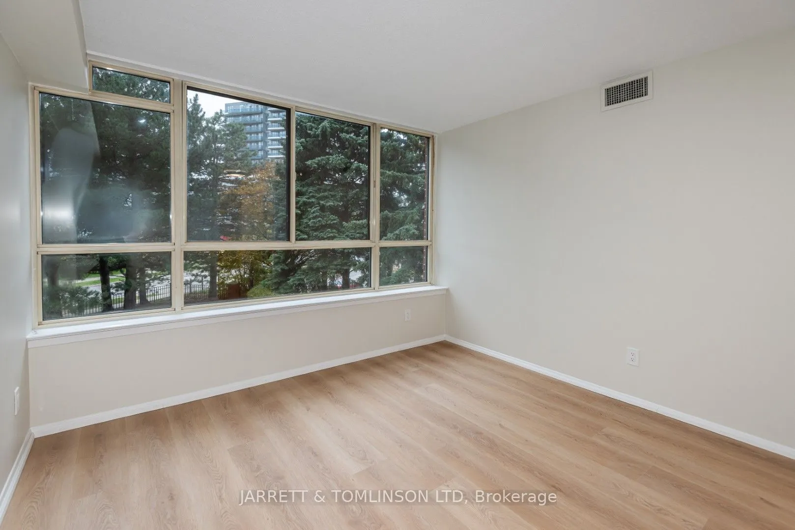 100 Observatory Lane E, #204