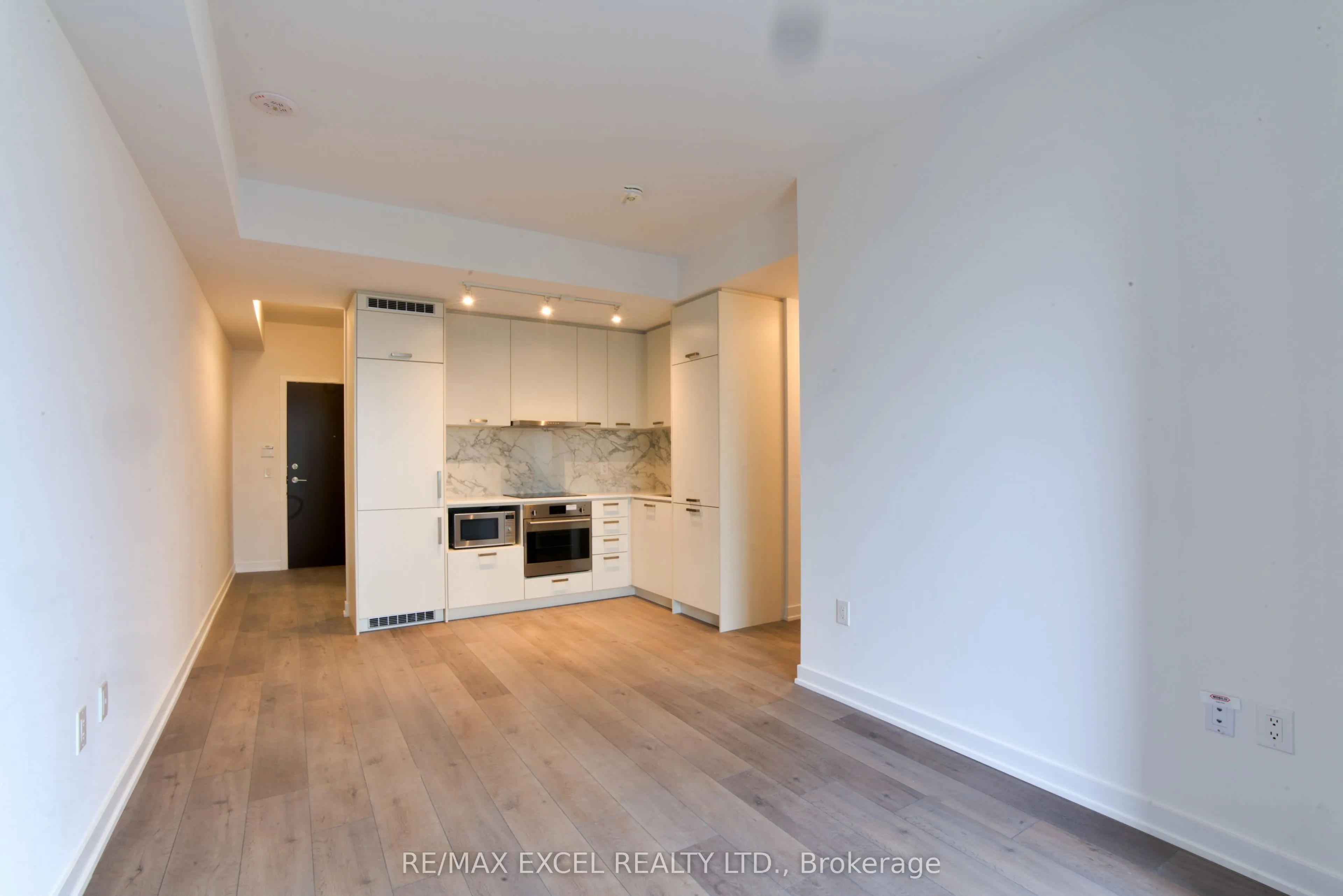 38 Honeycrisp Crescent, #1102