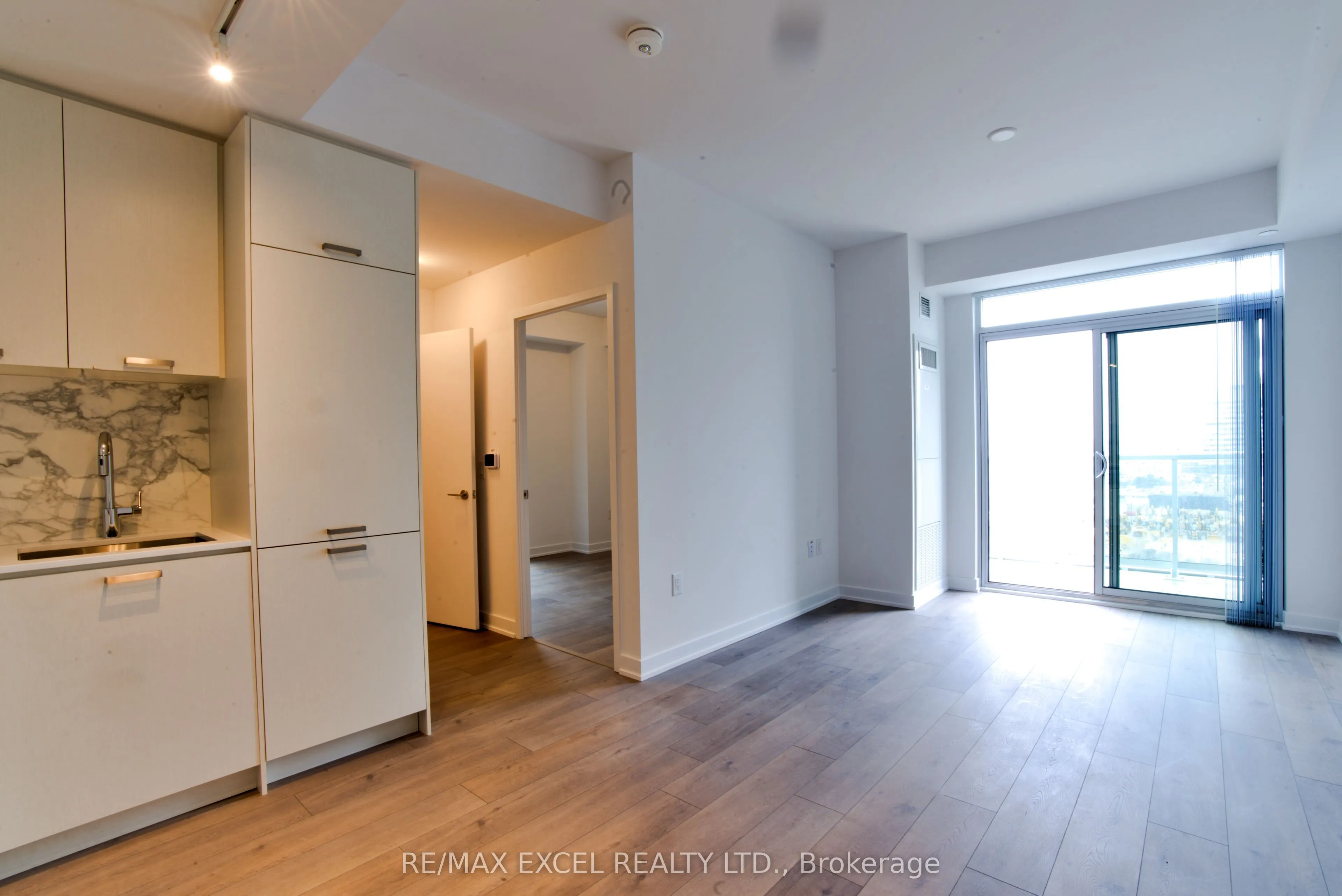 38 Honeycrisp Crescent, #1102