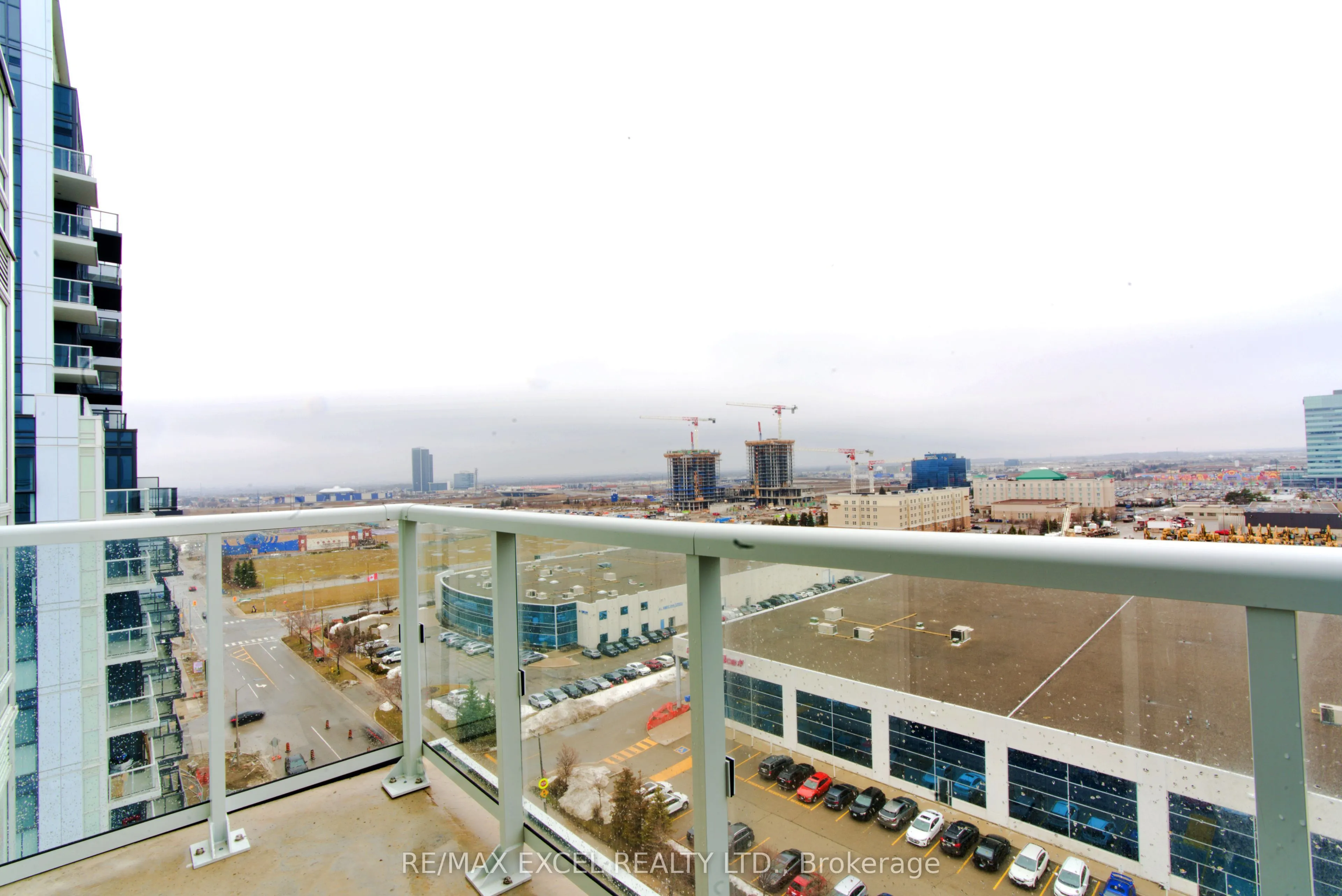 38 Honeycrisp Crescent, #1102