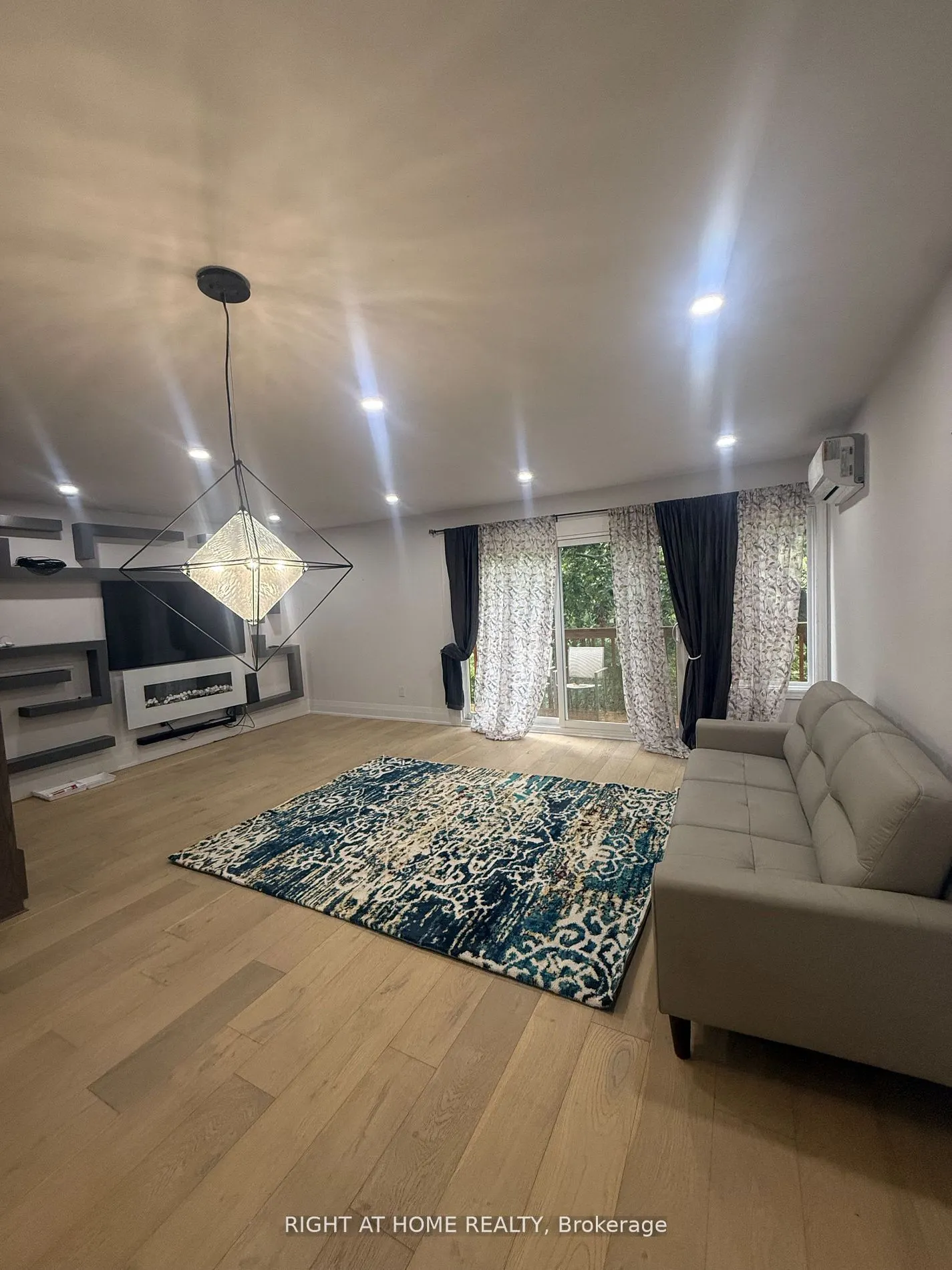 287 milestone Crescent, #287