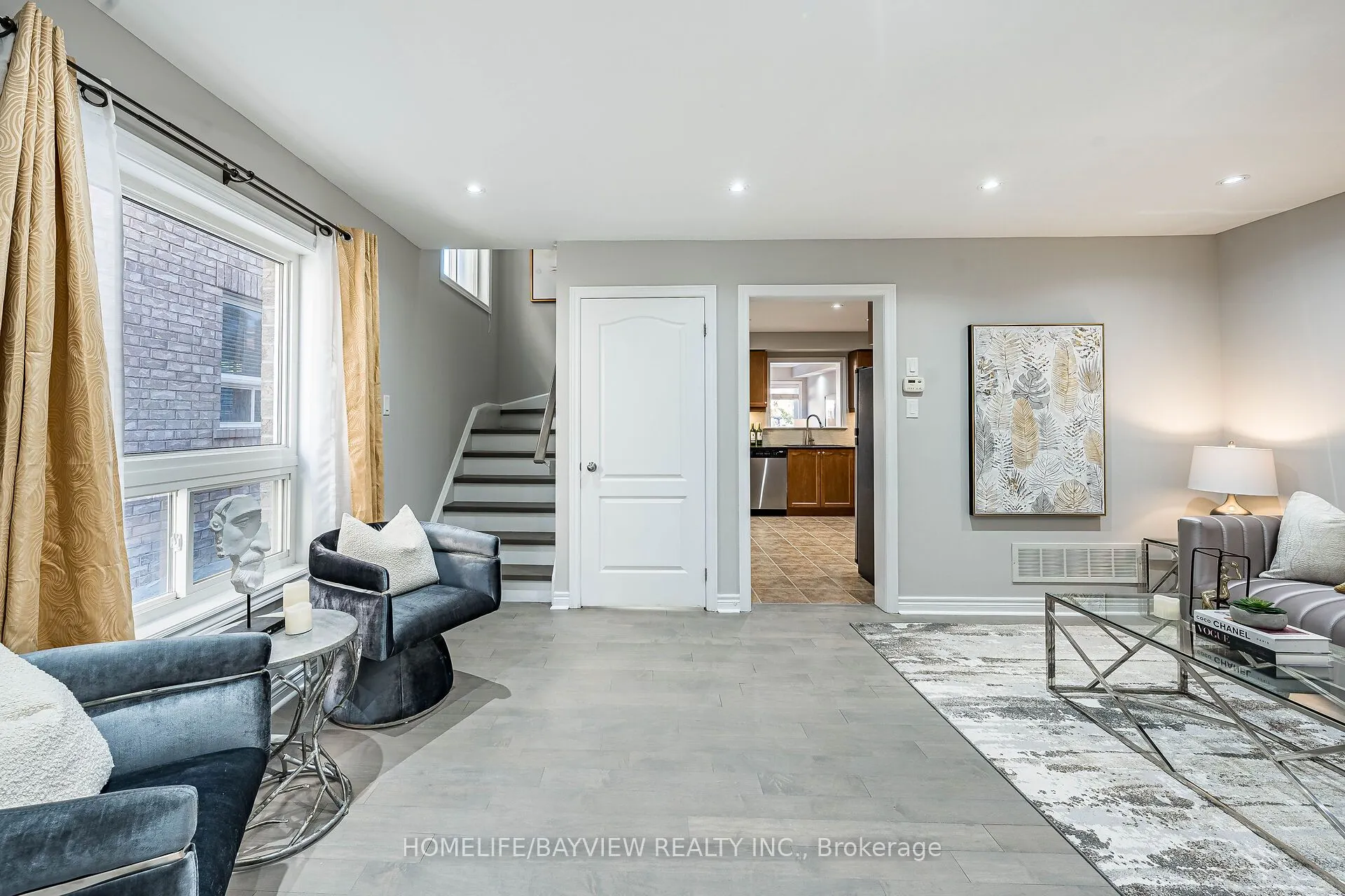 61 Four Seasons Crescent