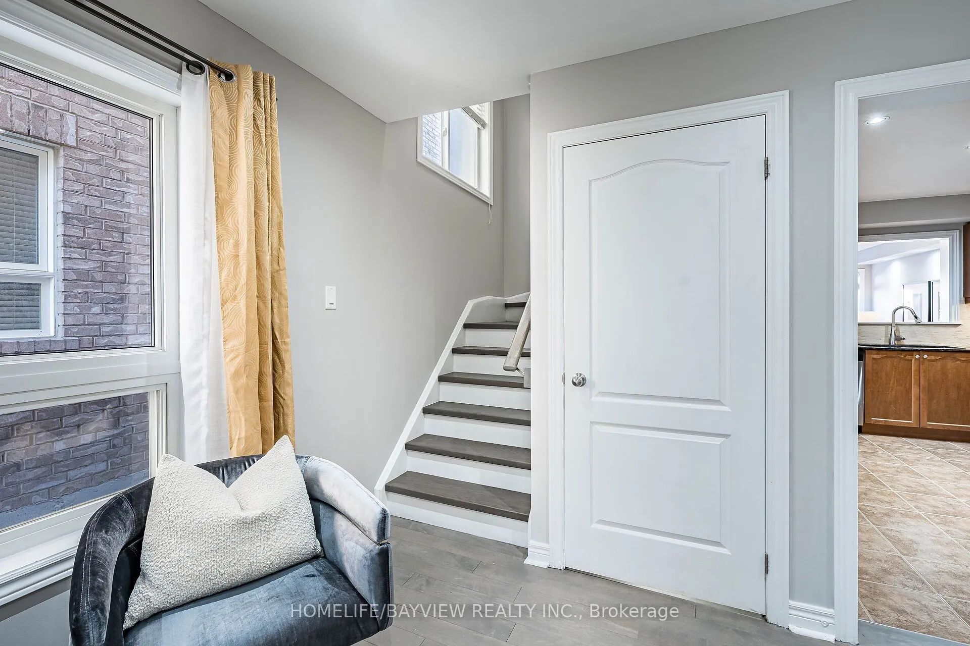 61 Four Seasons Crescent