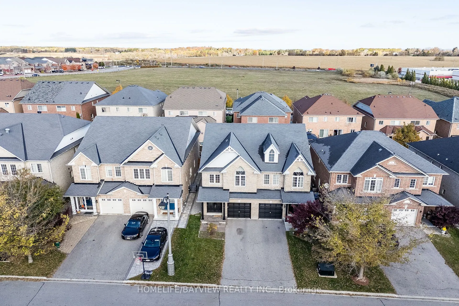 61 Four Seasons Crescent