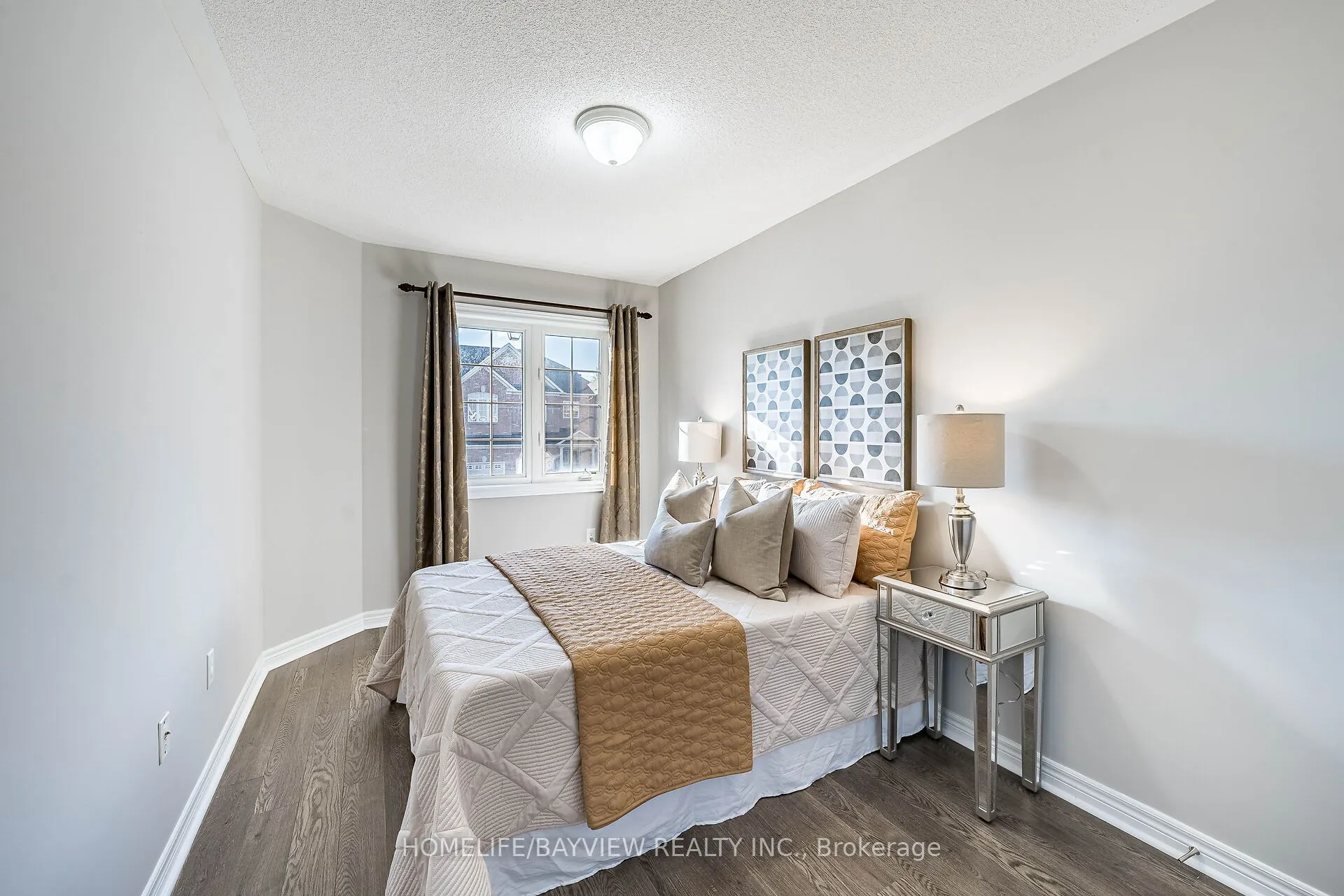 61 Four Seasons Crescent