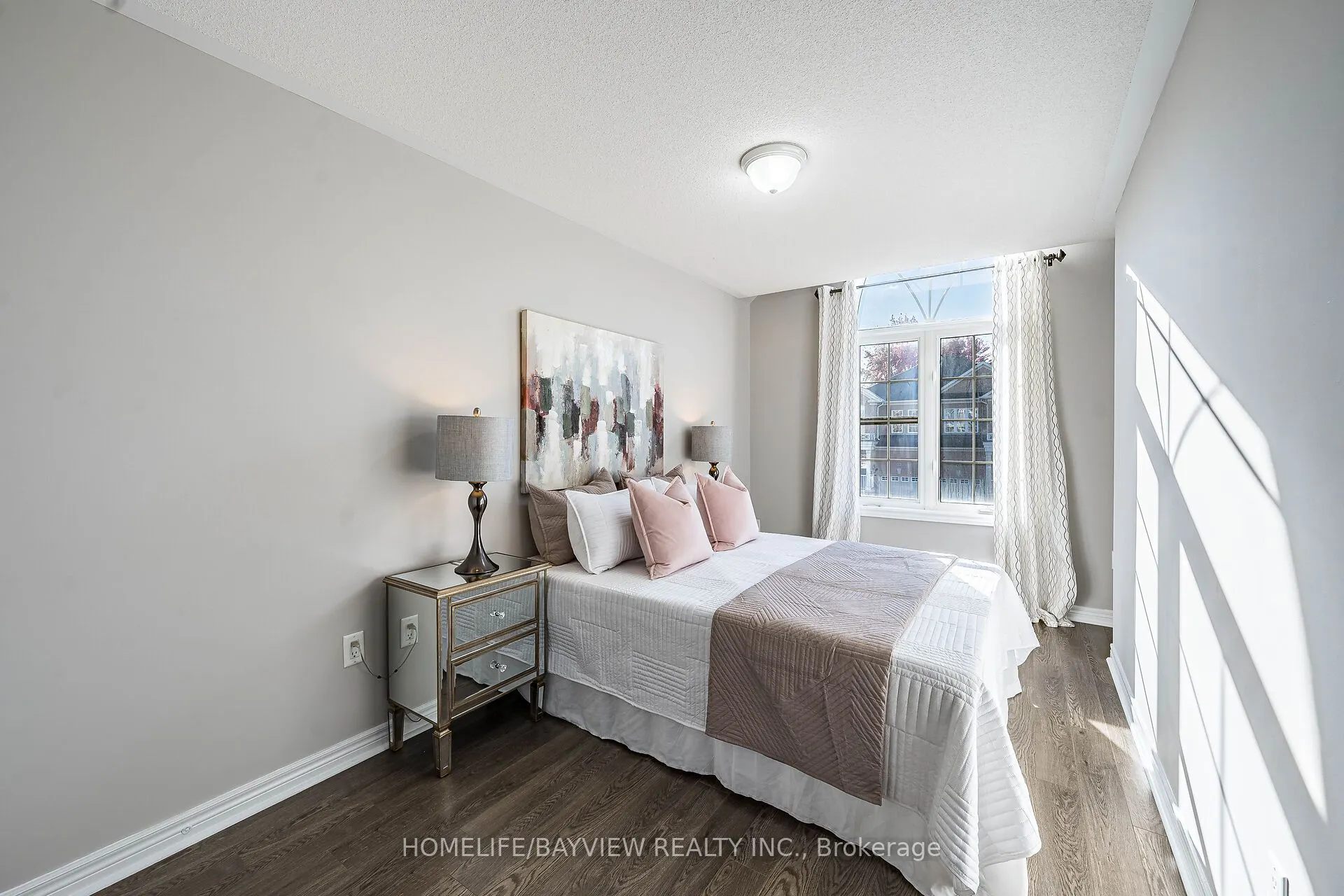 61 Four Seasons Crescent