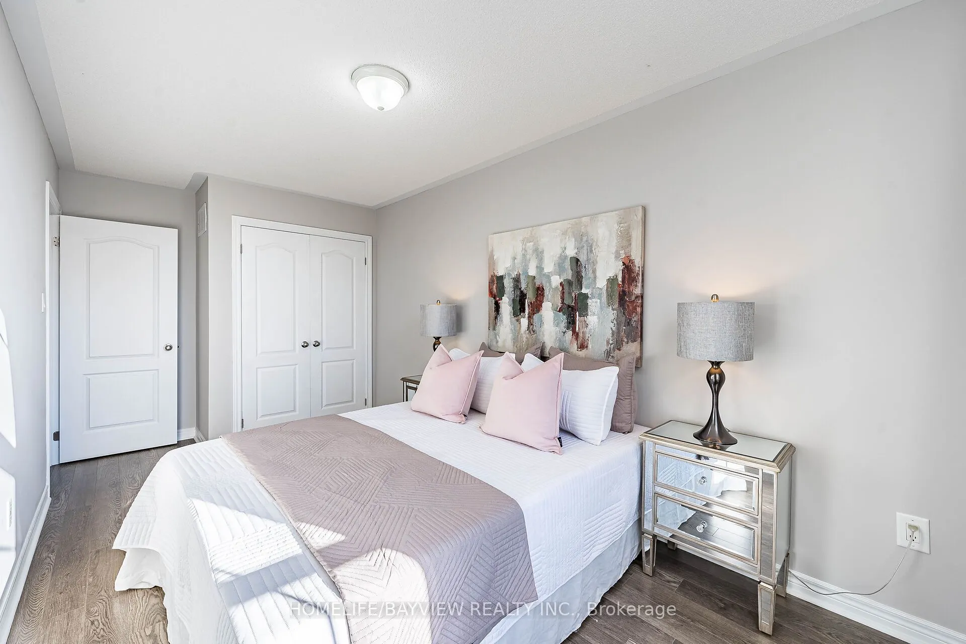 61 Four Seasons Crescent