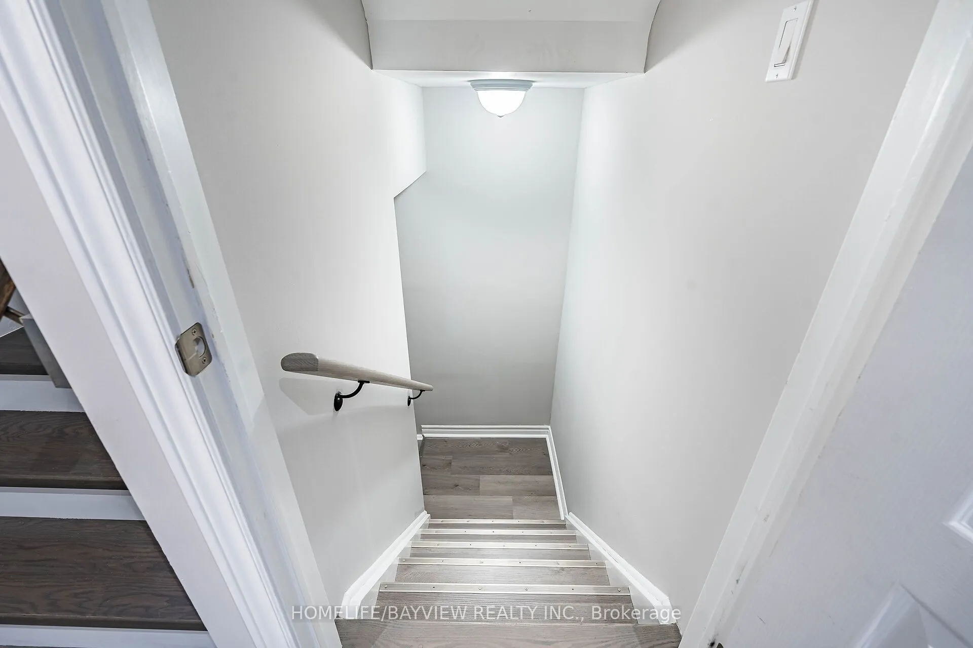 61 Four Seasons Crescent