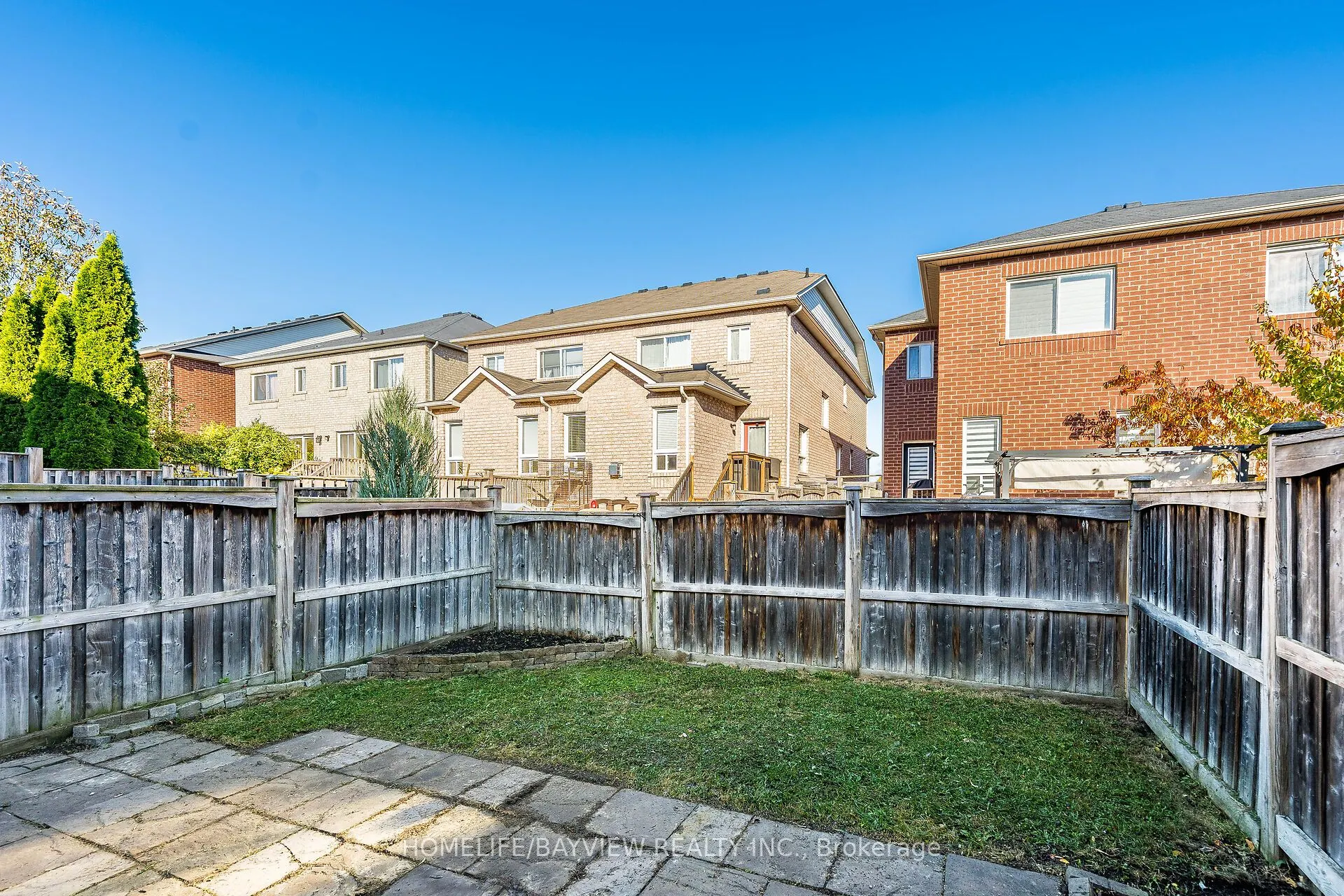 61 Four Seasons Crescent