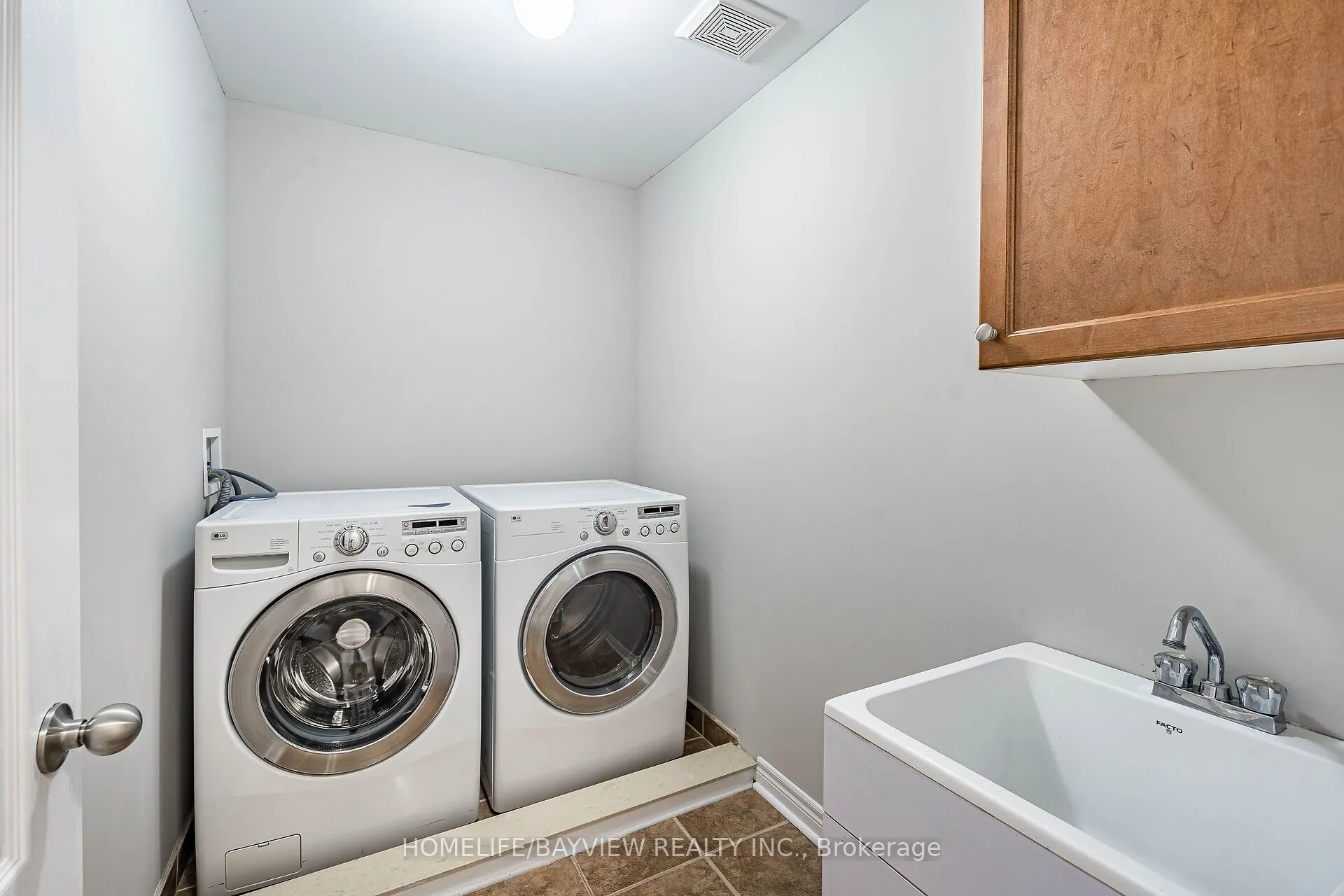 61 Four Seasons Crescent