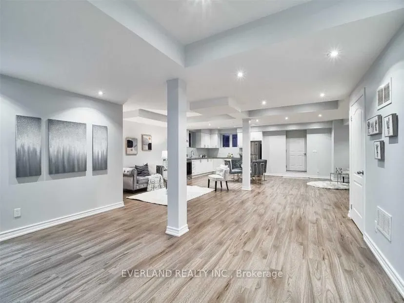 8 Tarmack Drive, #Bsmt