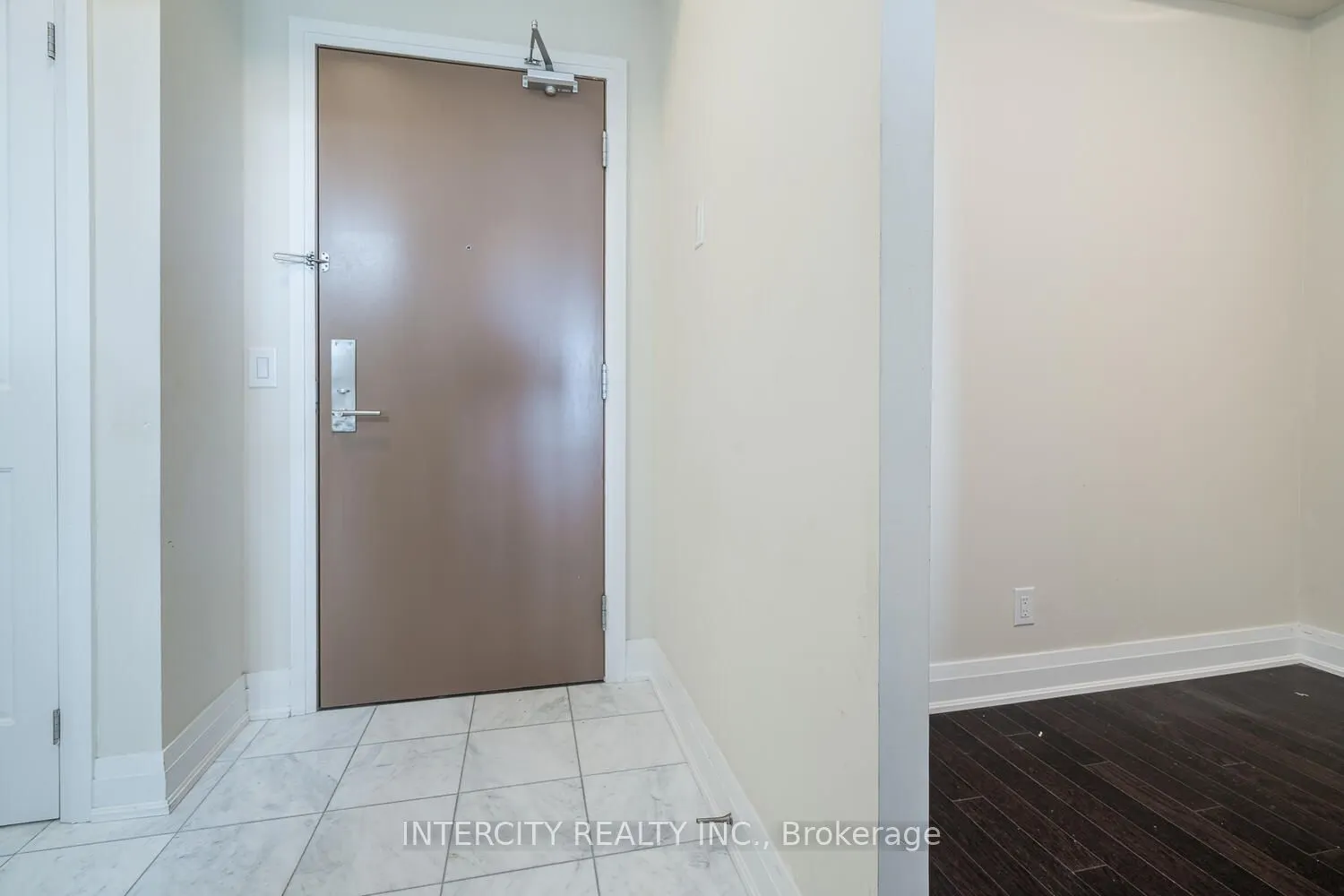 520 Steeles Avenue W, #1102