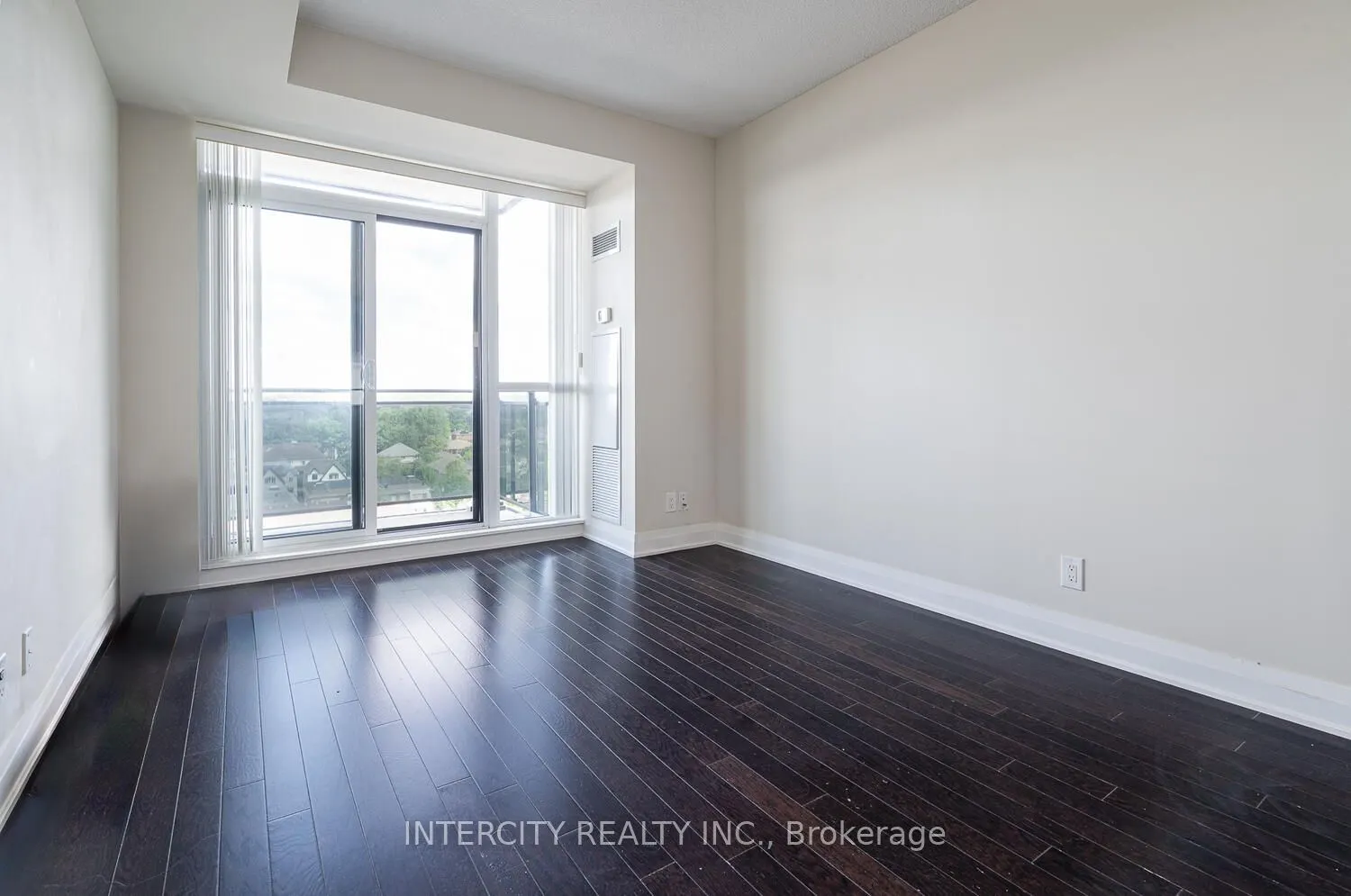 520 Steeles Avenue W, #1102