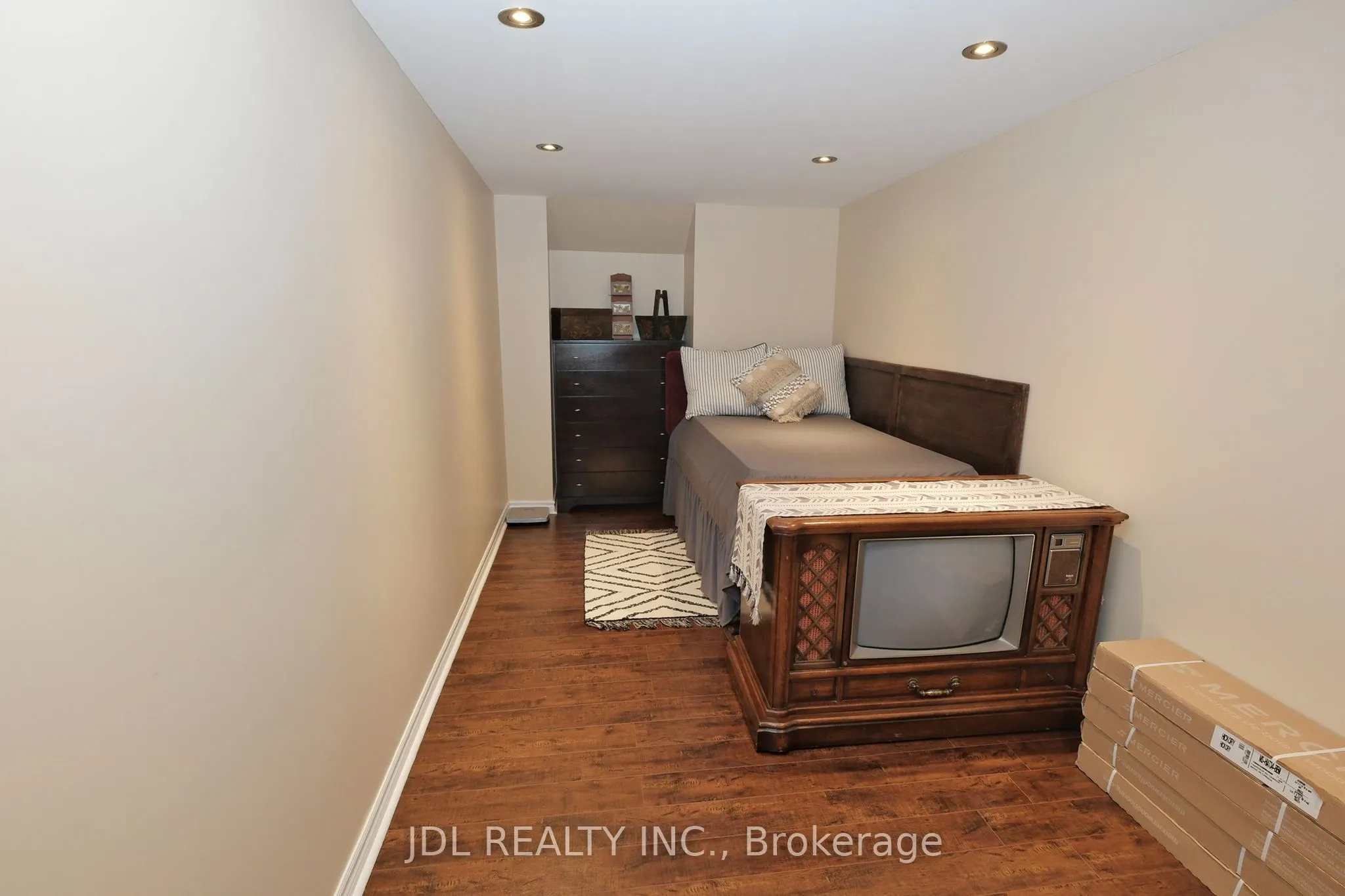 53 Fern Valley Crescent