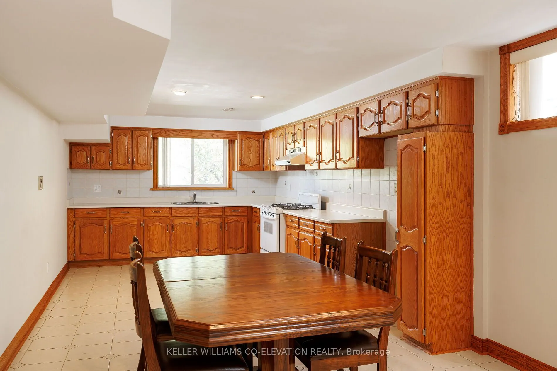 73 Queenston Crescent