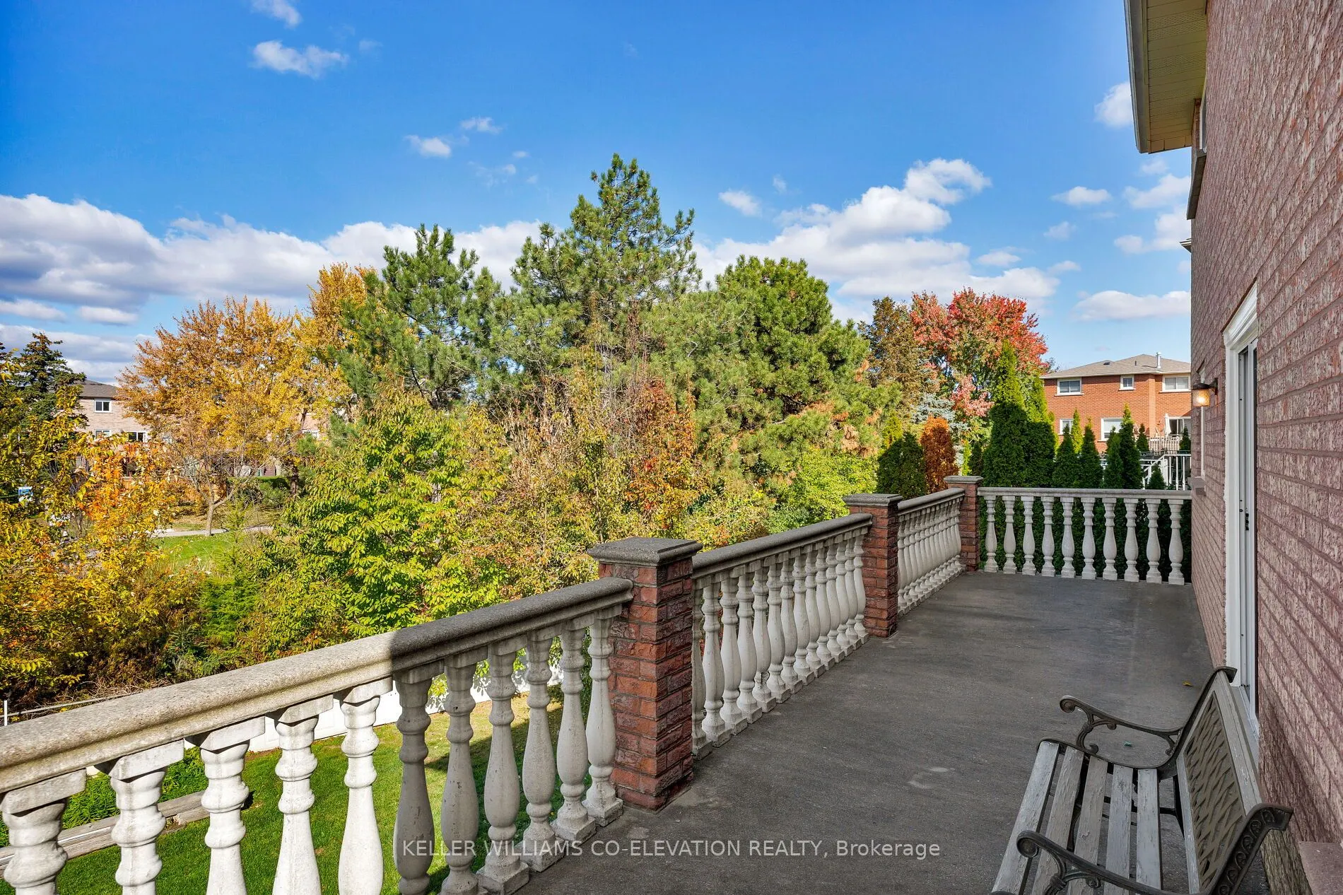 73 Queenston Crescent