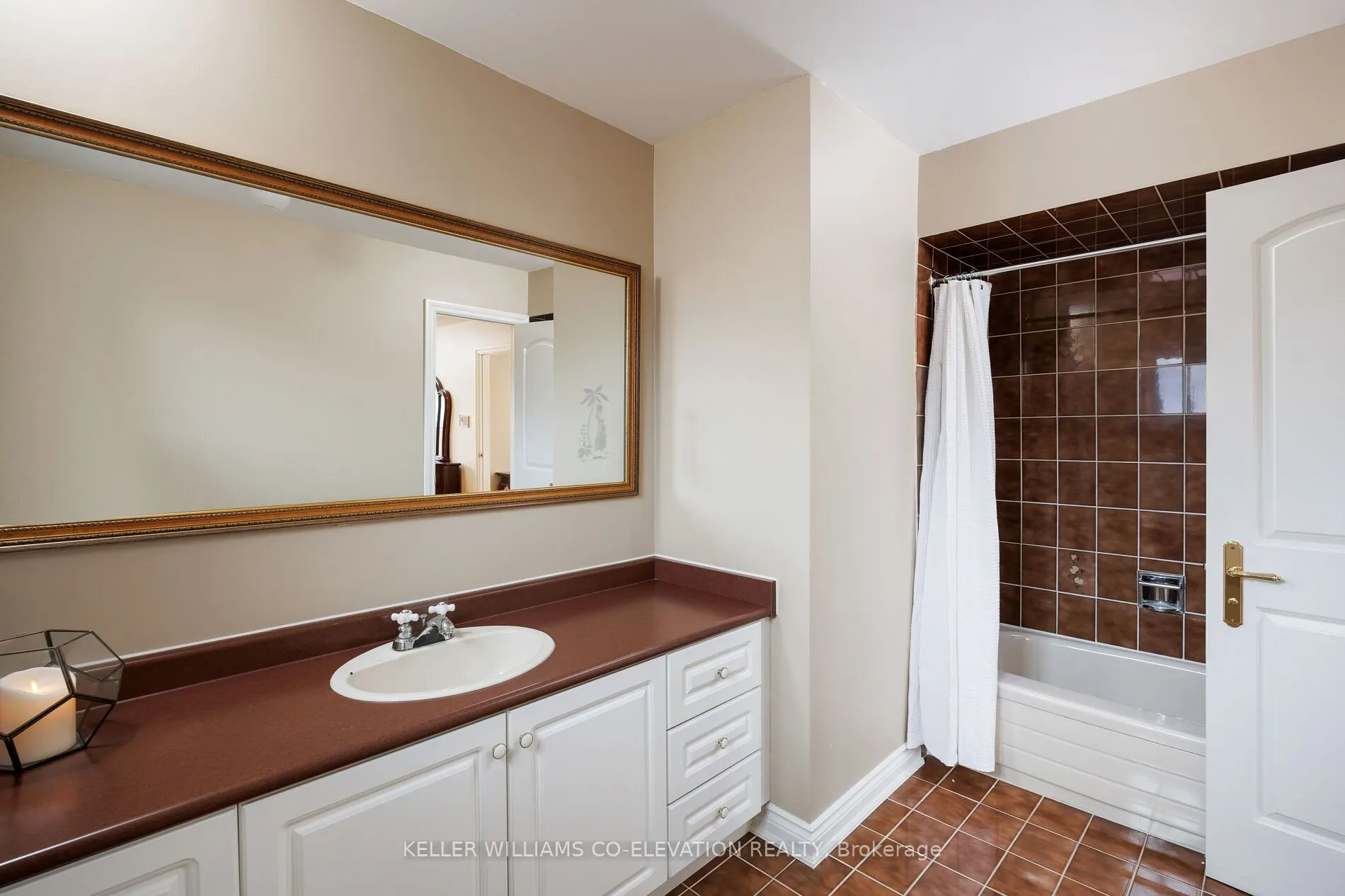 73 Queenston Crescent