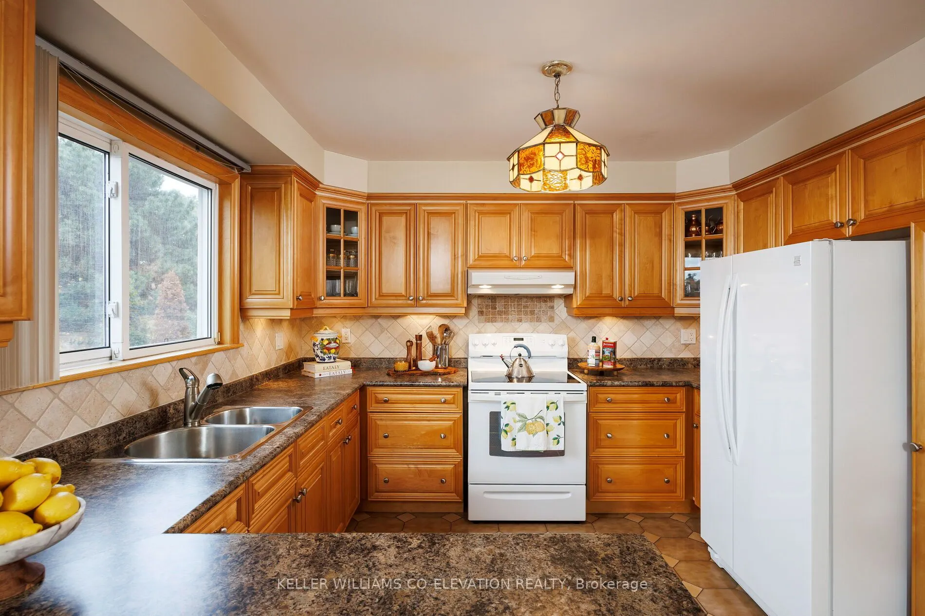 73 Queenston Crescent