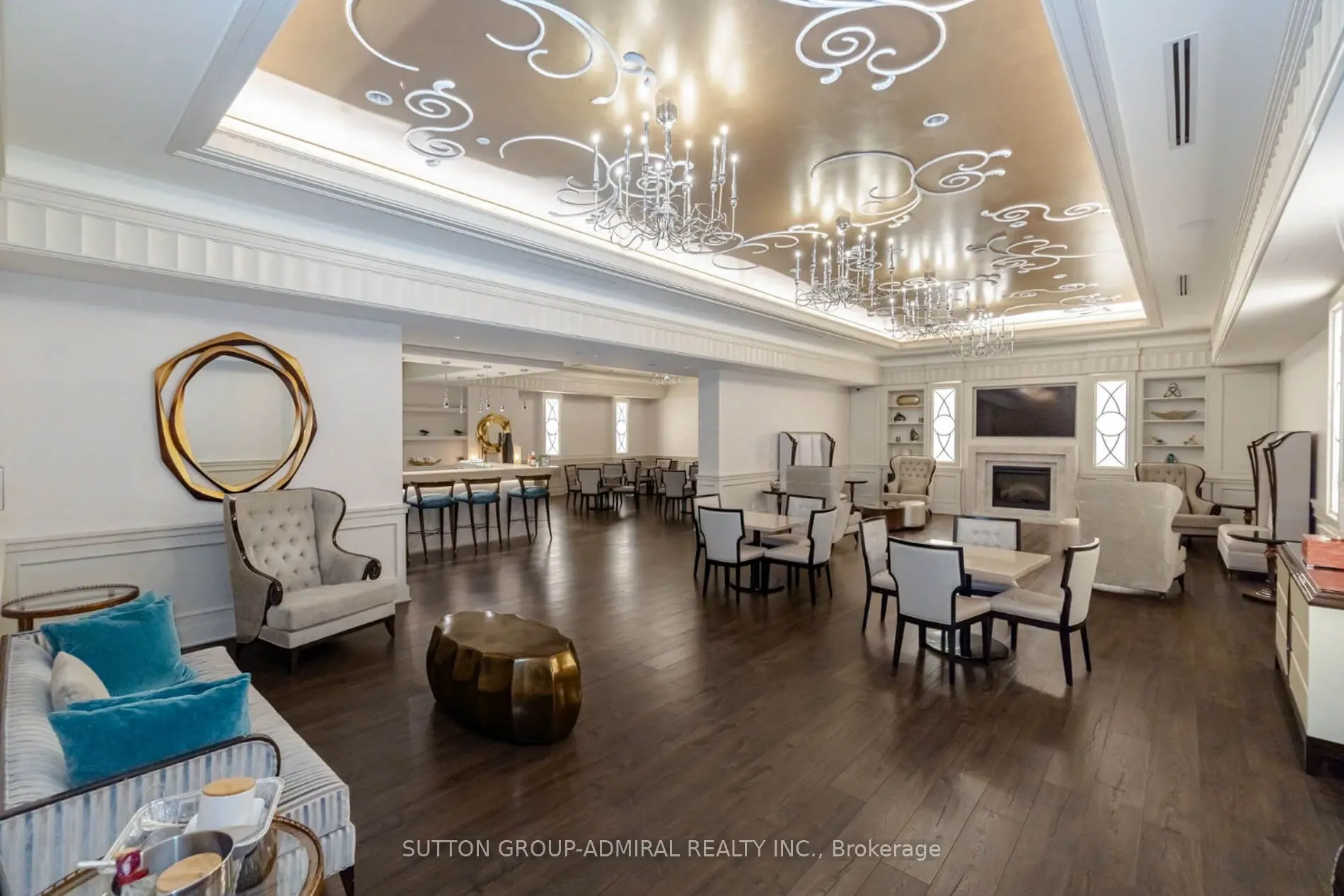 9075 Jane Street, #216