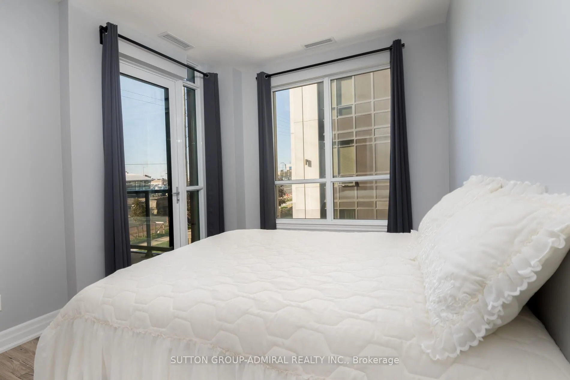 9075 Jane Street, #216