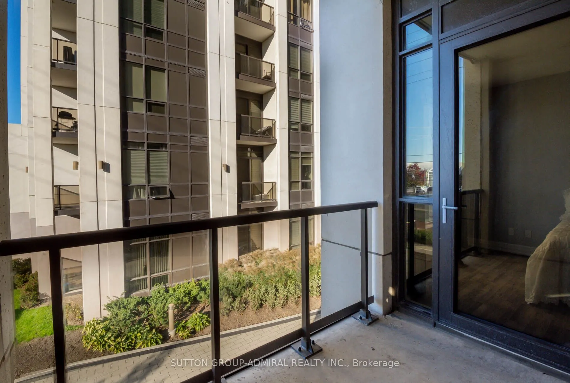 9075 Jane Street, #216