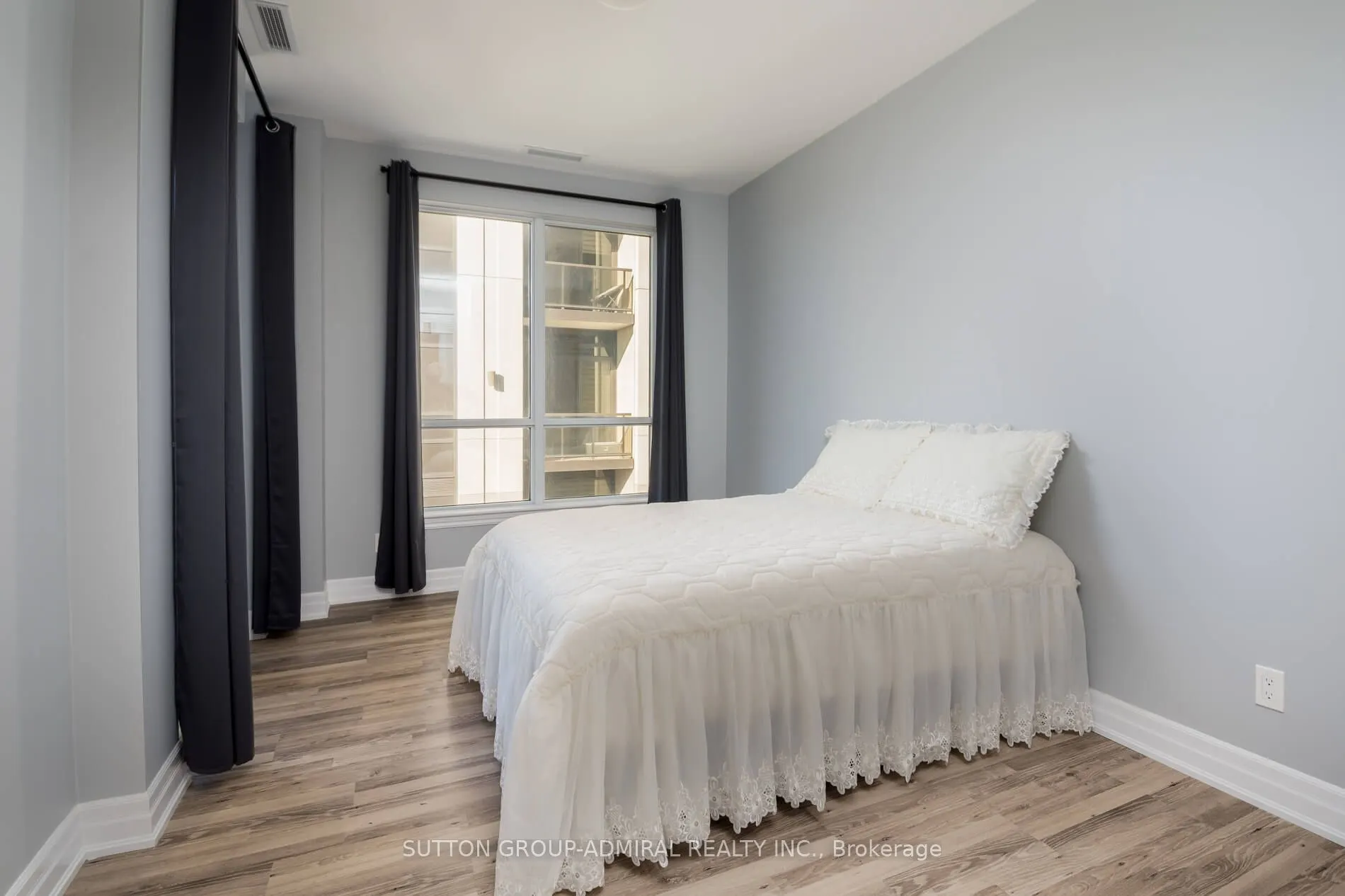 9075 Jane Street, #216