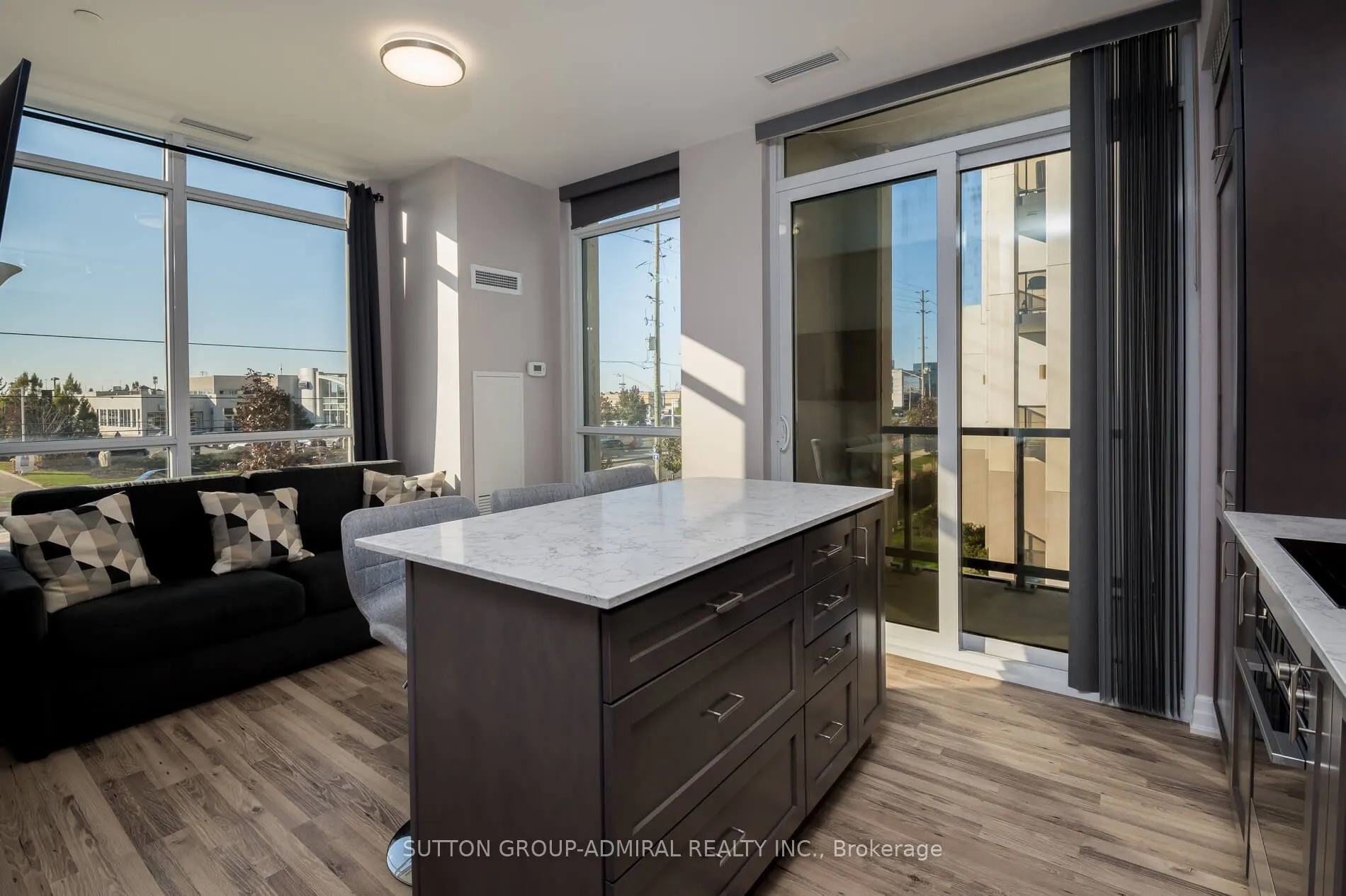 9075 Jane Street, #216