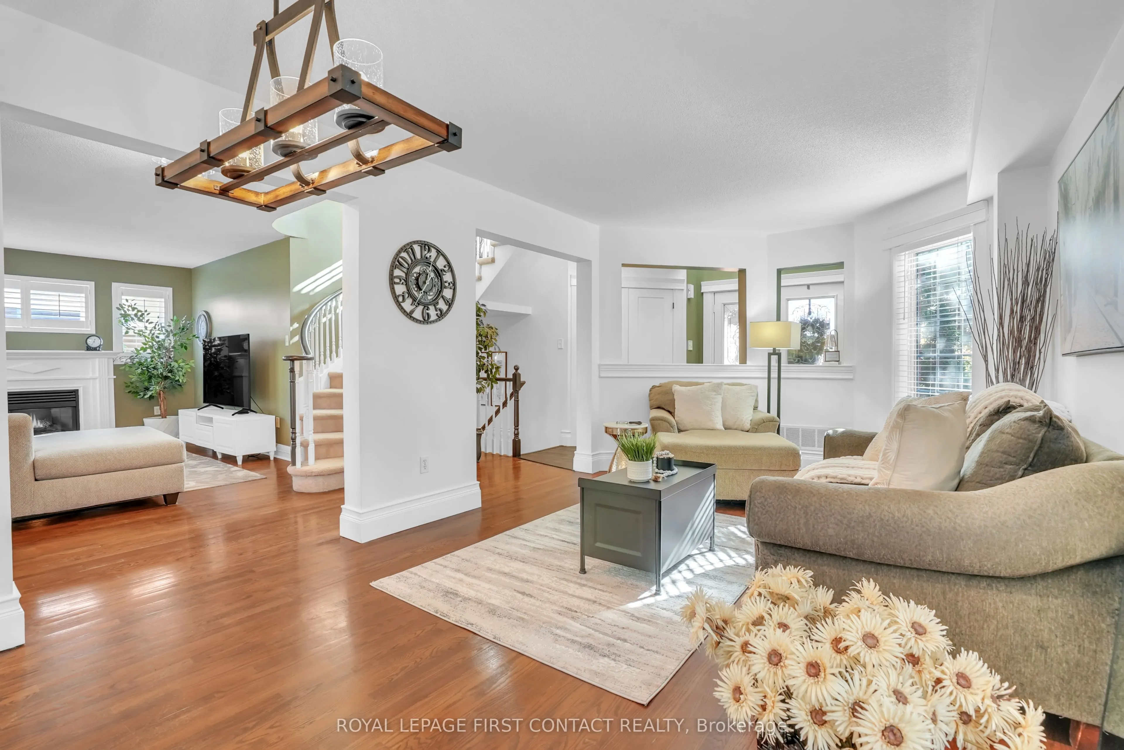 1328 Vincent Crescent