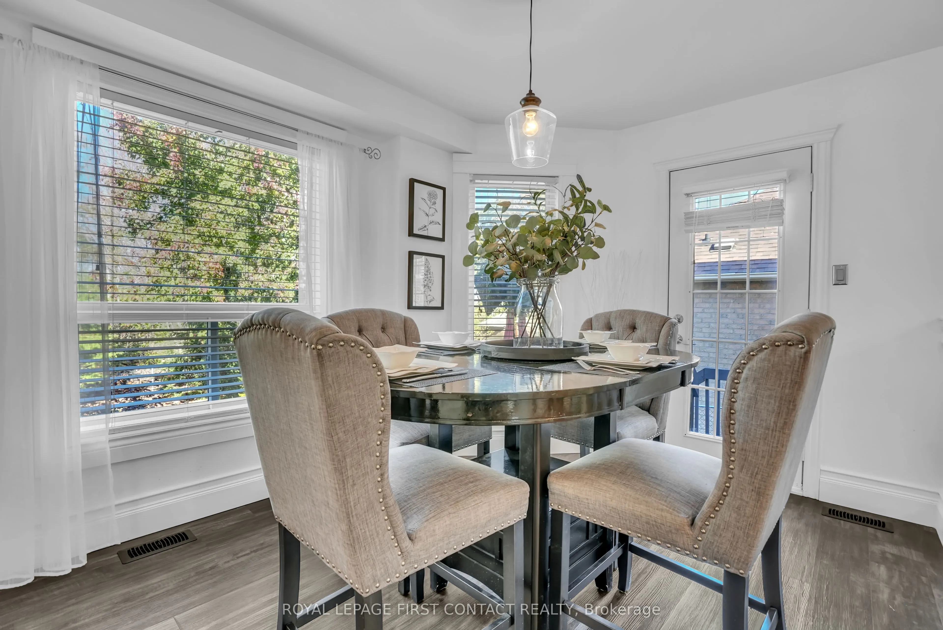 1328 Vincent Crescent